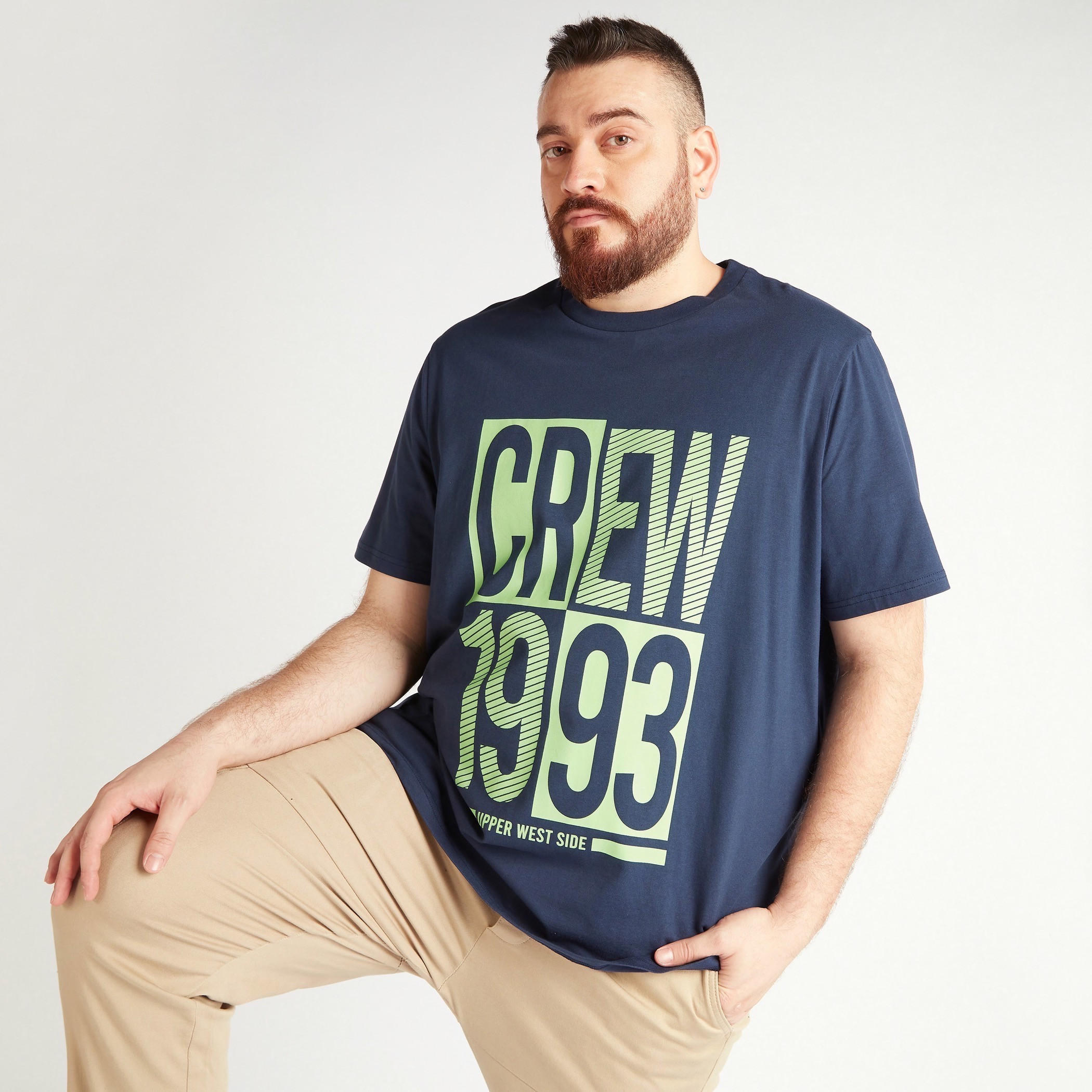 تيشيرت بياقة ضيّقة وأكمام قصيرة وطبعات-men-clothing-tshirtsandpolos-tshirts-image-1
