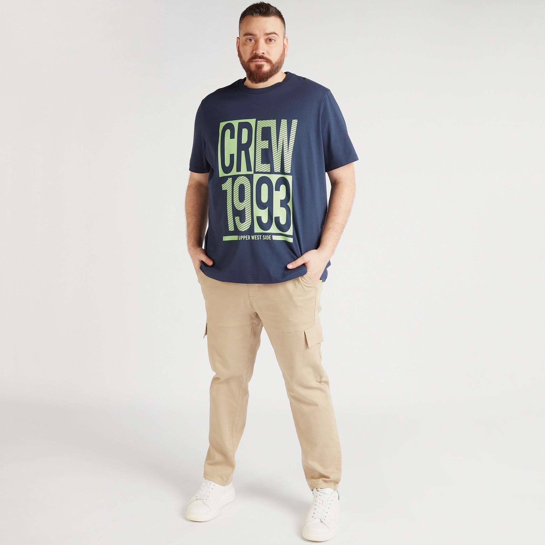 تيشيرت بياقة ضيّقة وأكمام قصيرة وطبعات-men-clothing-tshirtsandpolos-tshirts-image-2