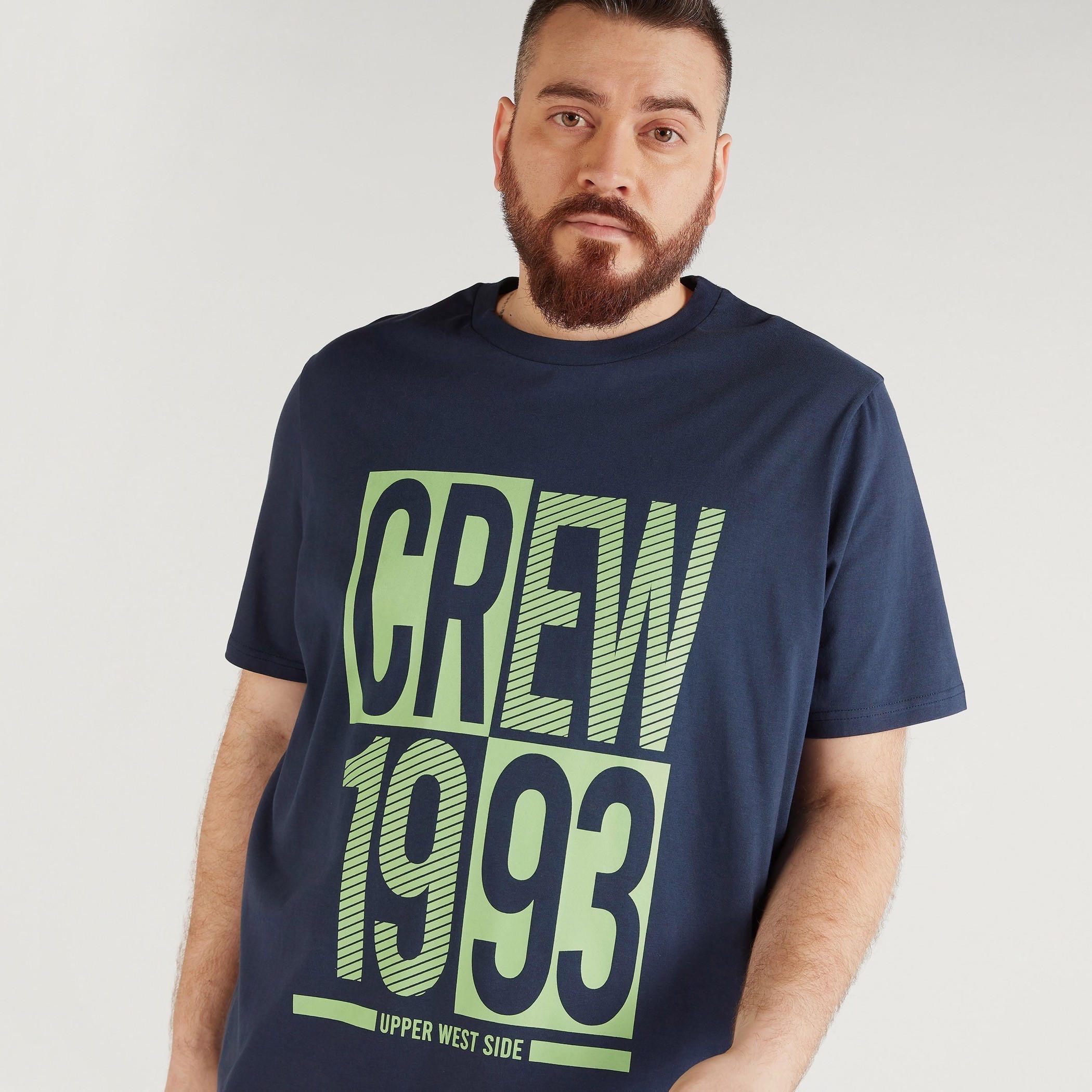 تيشيرت بياقة ضيّقة وأكمام قصيرة وطبعات-men-clothing-tshirtsandpolos-tshirts-image-3