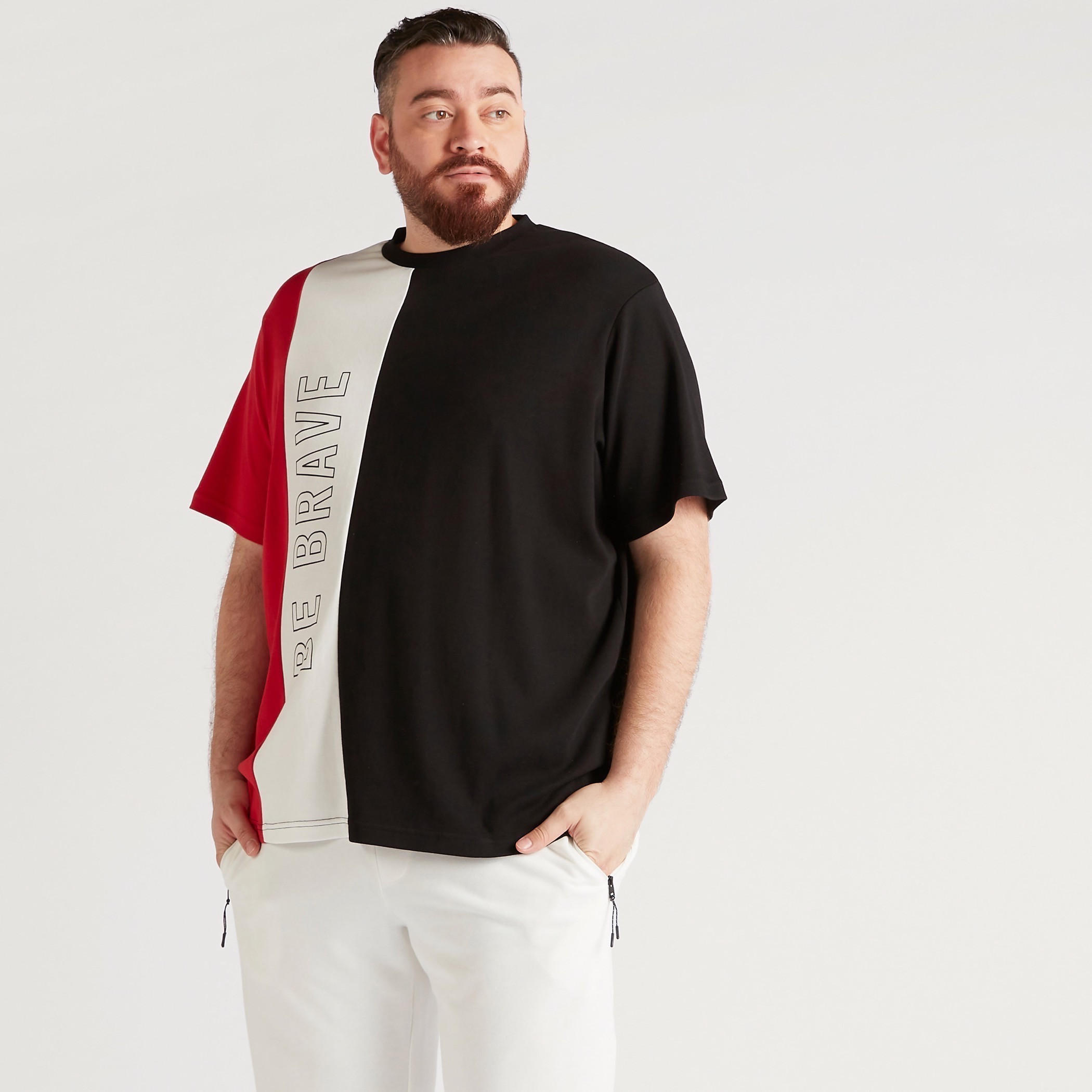تيشيرت بياقة ضيّقة وأكمام قصيرة وطبعات-men-clothing-tshirtsandpolos-tshirts-image-5