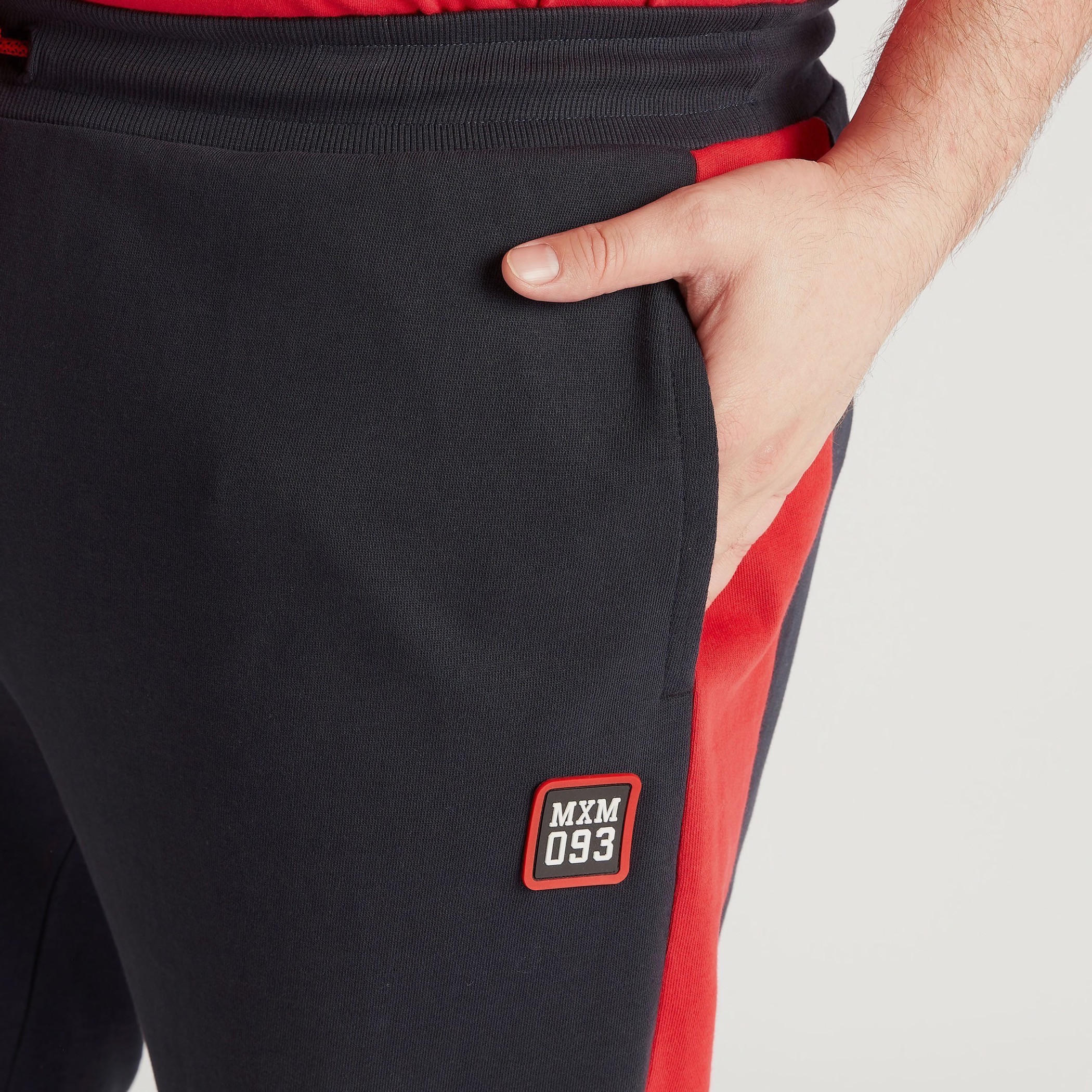 بنطلون رياضي بشرائط برباط إغلاق وجيوب-men-clothing-bottoms-joggers-image-3