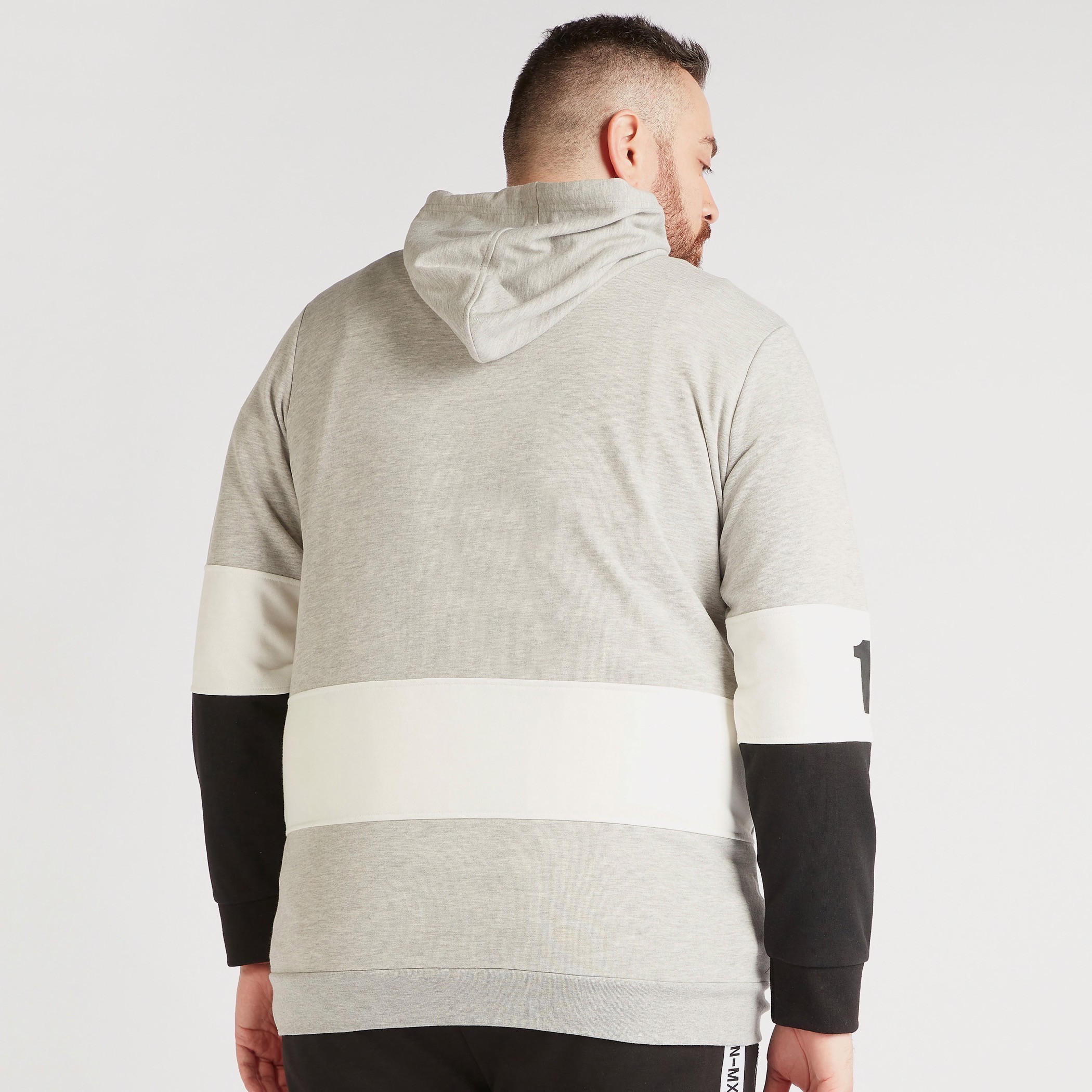 هودي بطبعات وأكمام طويلة وجيوب كنغر-men-winterwear-hoodiesandsweatshirts-image-4