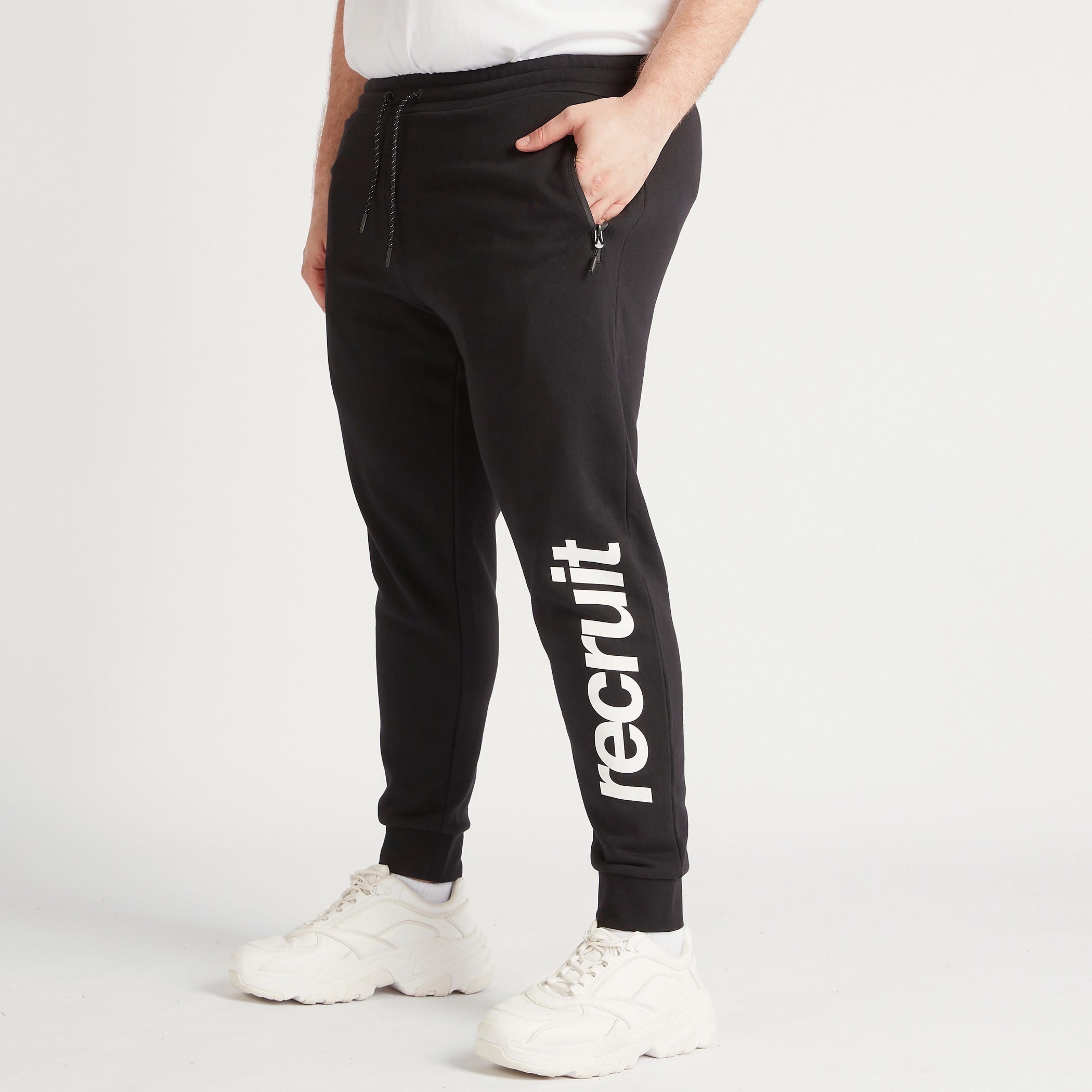 بنطلون رياضي برباط إغلاق وجيوب وطبعات-men-clothing-bottoms-joggers-image-4