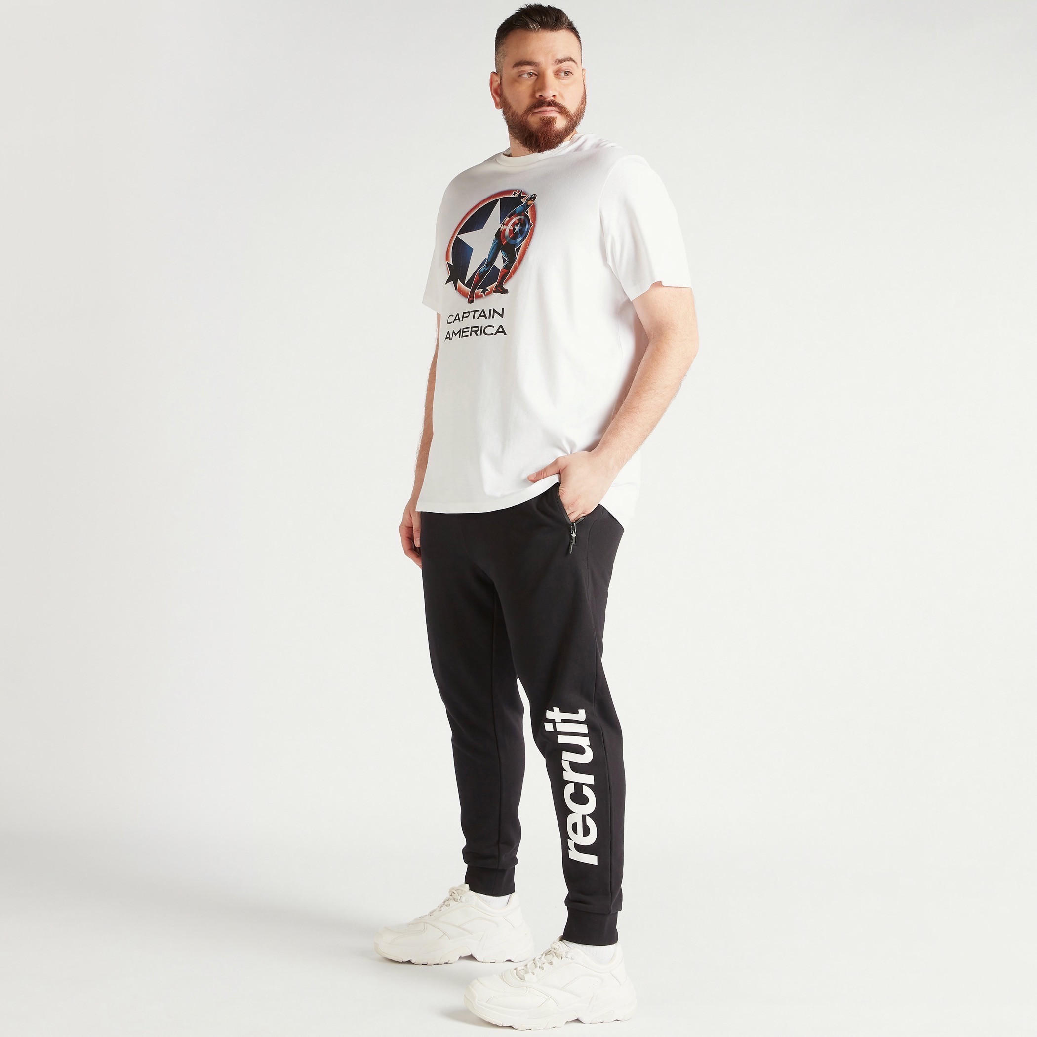 بنطلون رياضي برباط إغلاق وجيوب وطبعات-men-clothing-bottoms-joggers-image-3
