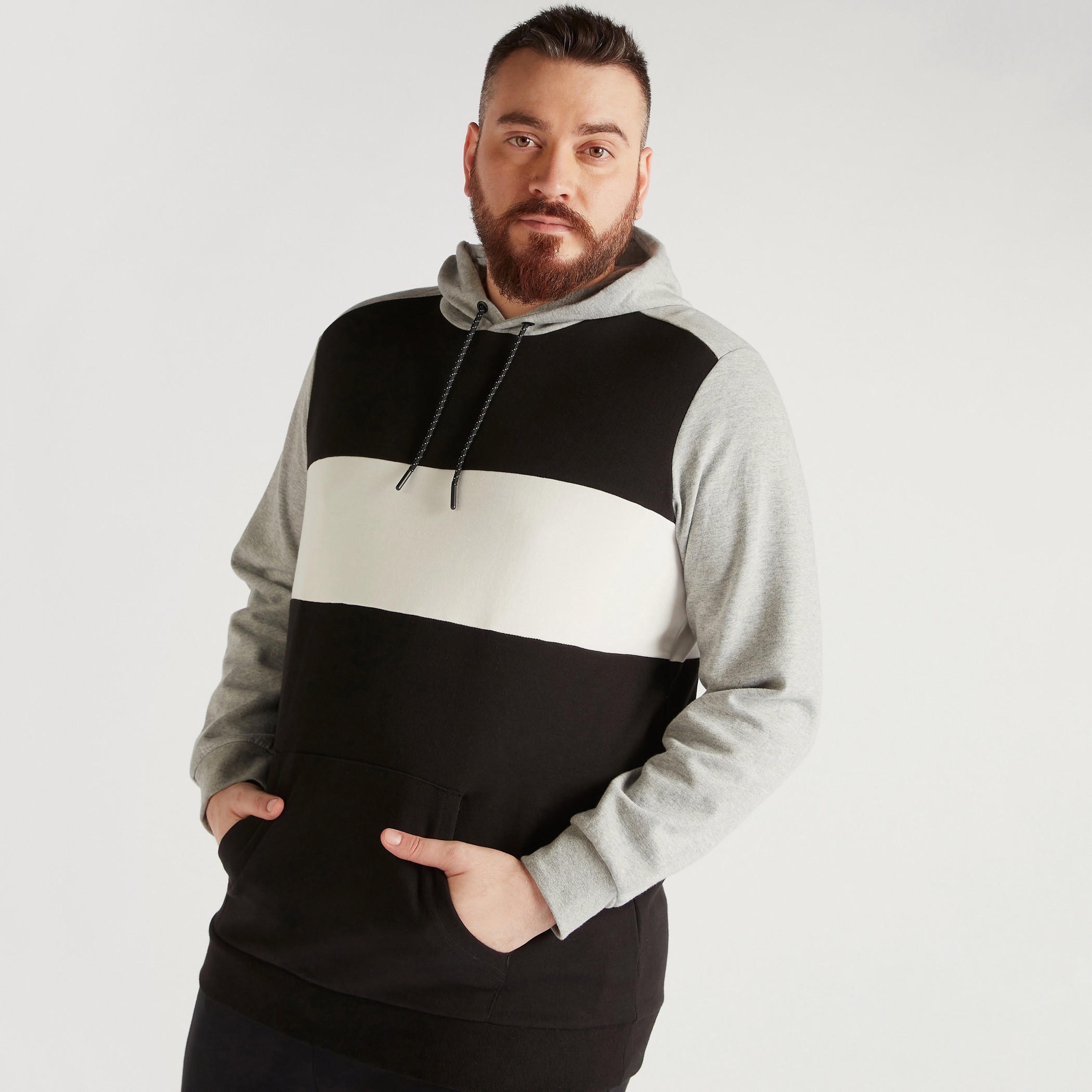 هودي قوالب ملوّنة وقبعّة وأكمام طويلة وجيوب كنغر-men-winterwear-hoodiesandsweatshirts-image-5