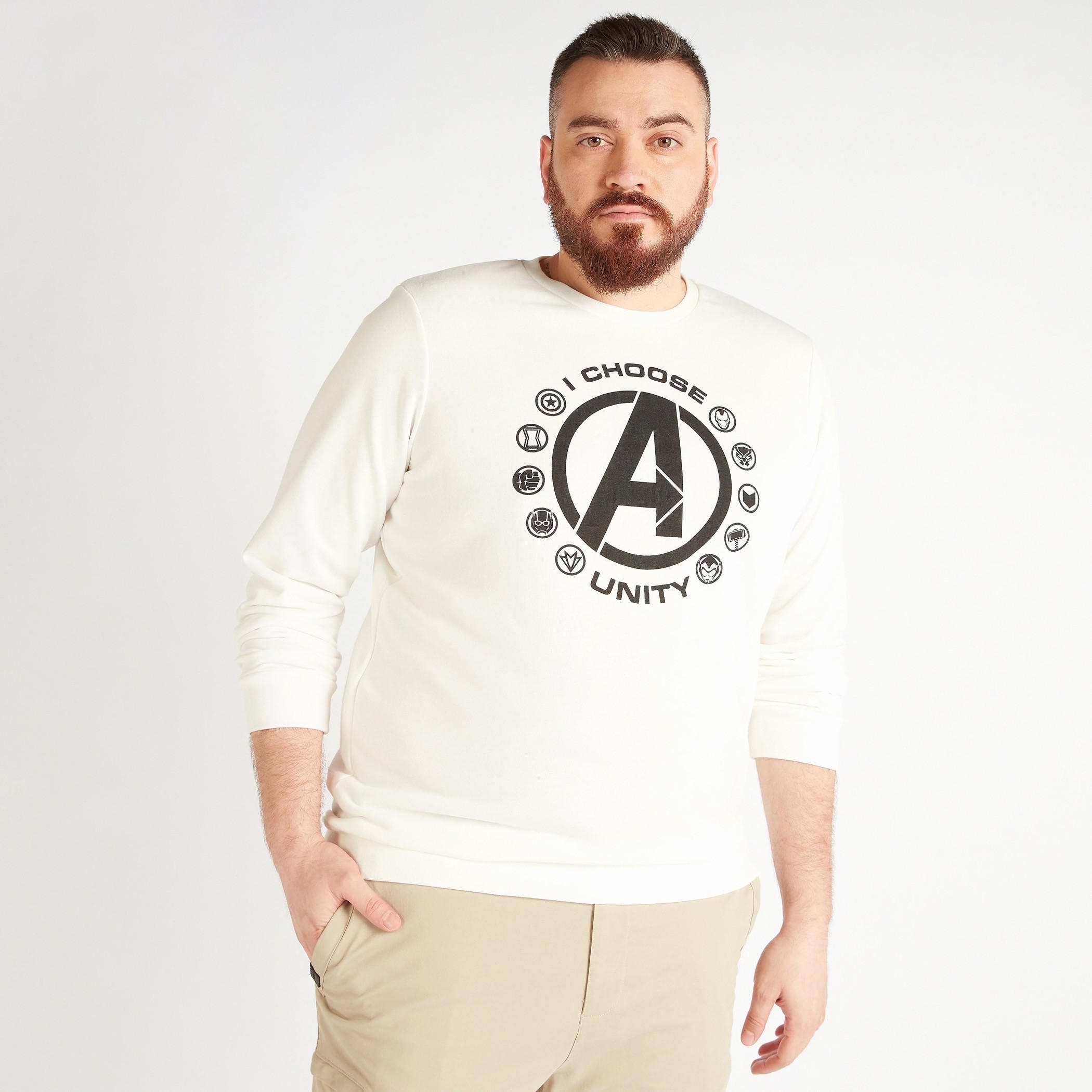 سويت شيرت بياقة ضيقة وأكمام طويلة وطبعات جرافيكيّة-men-winterwear-hoodiesandsweatshirts-image-5
