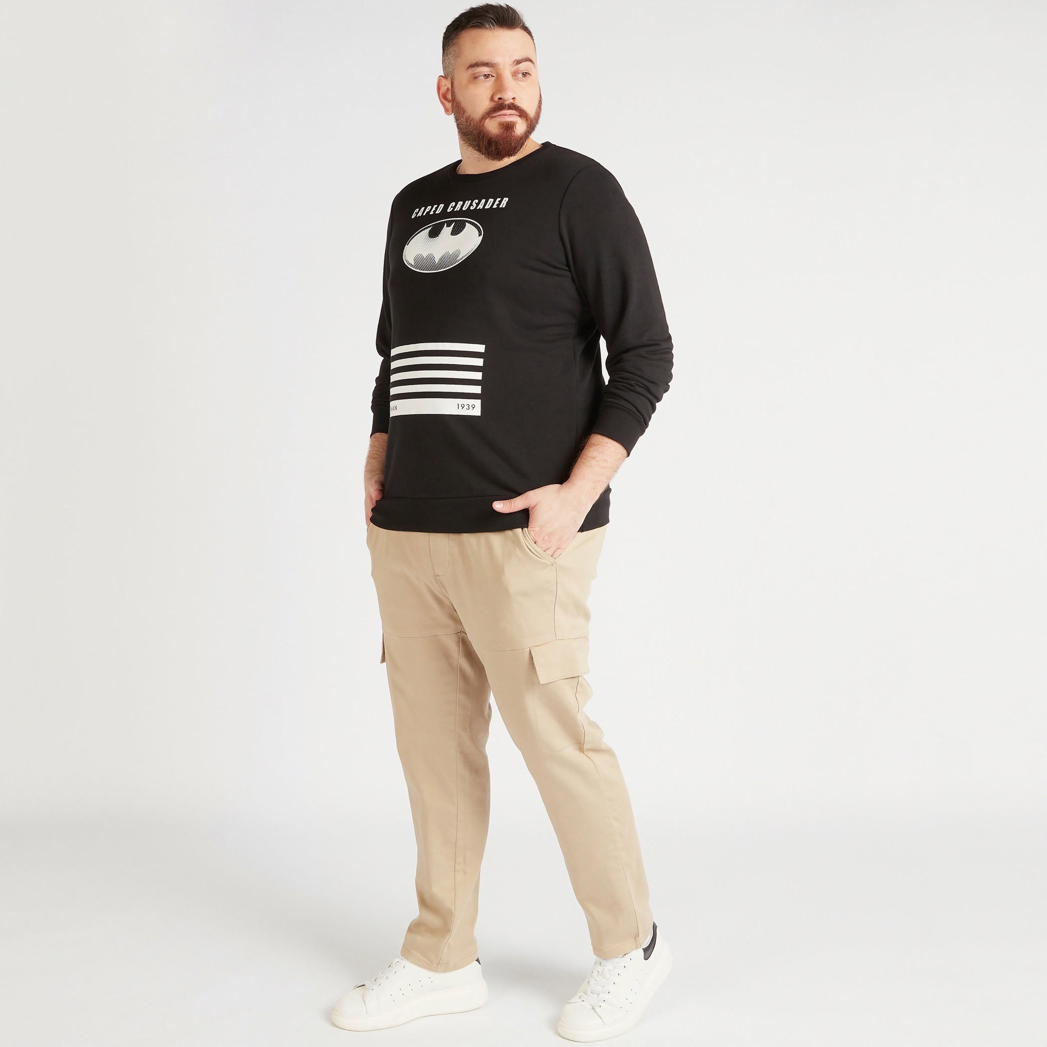 سويت شيرت بياقة ضيّقة وأكمام طويلة وطبعات باتمان-men-winterwear-hoodiesandsweatshirts-image-2