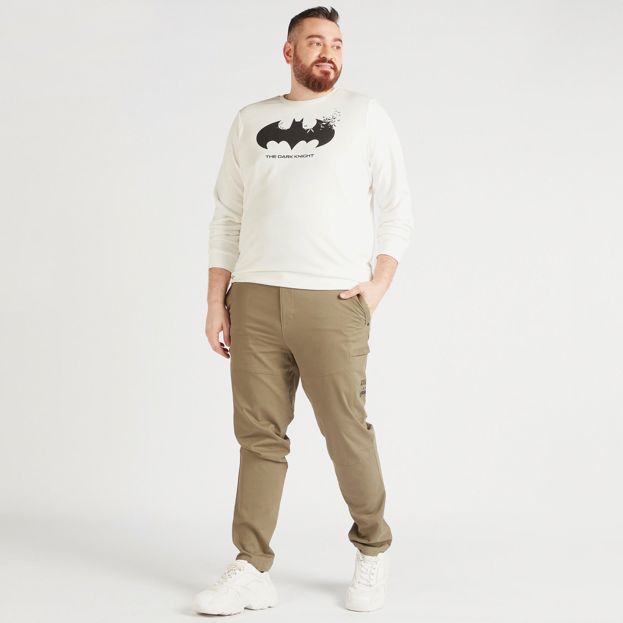 سويت شيرت بياقة ضيّقة وأكمام طويلة وطبعات باتمان-men-winterwear-hoodiesandsweatshirts-image-3