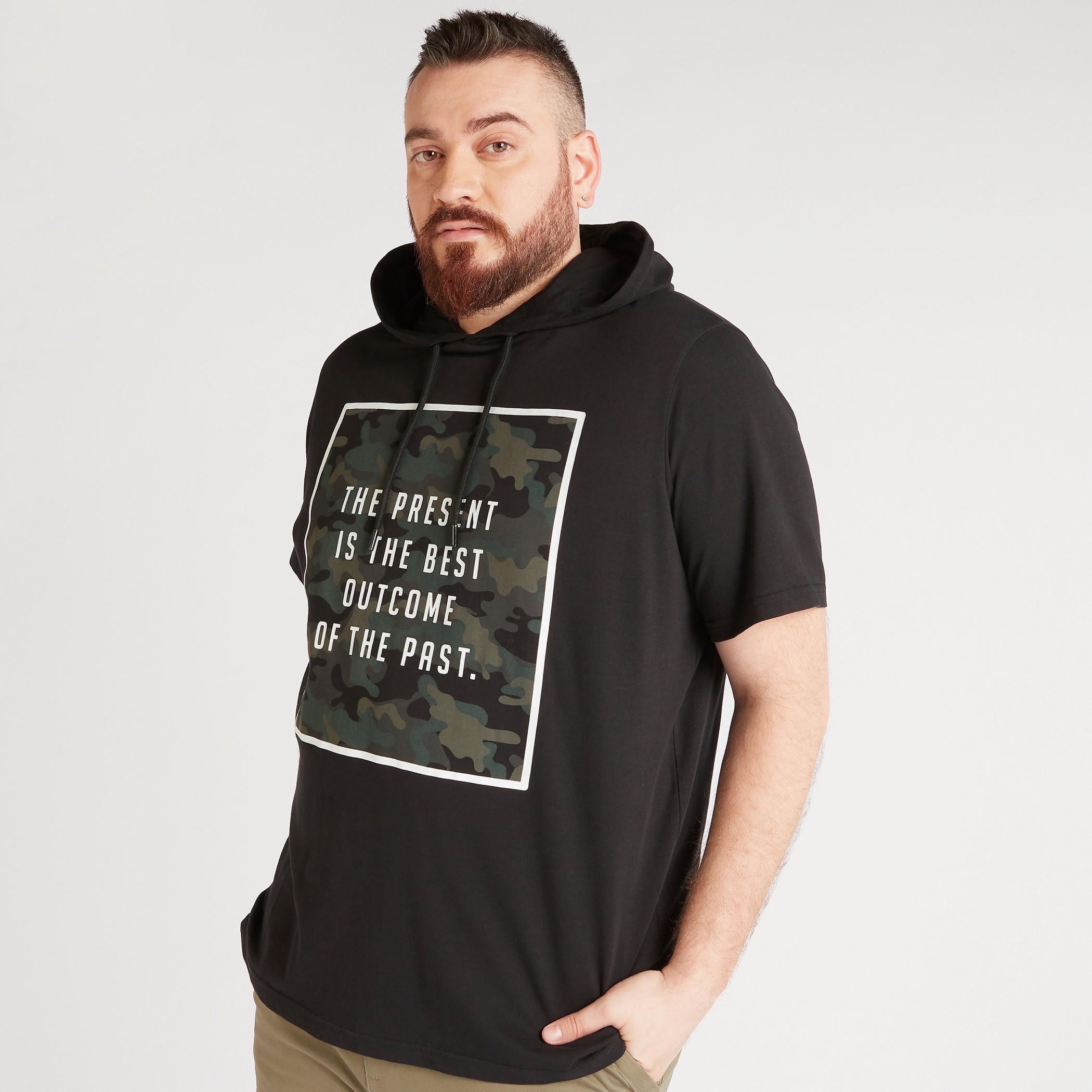 تيشيرت بياقة مستديرة وأكمام قصيرة وطبعات-men-clothing-tshirtsandpolos-tshirts-image-1
