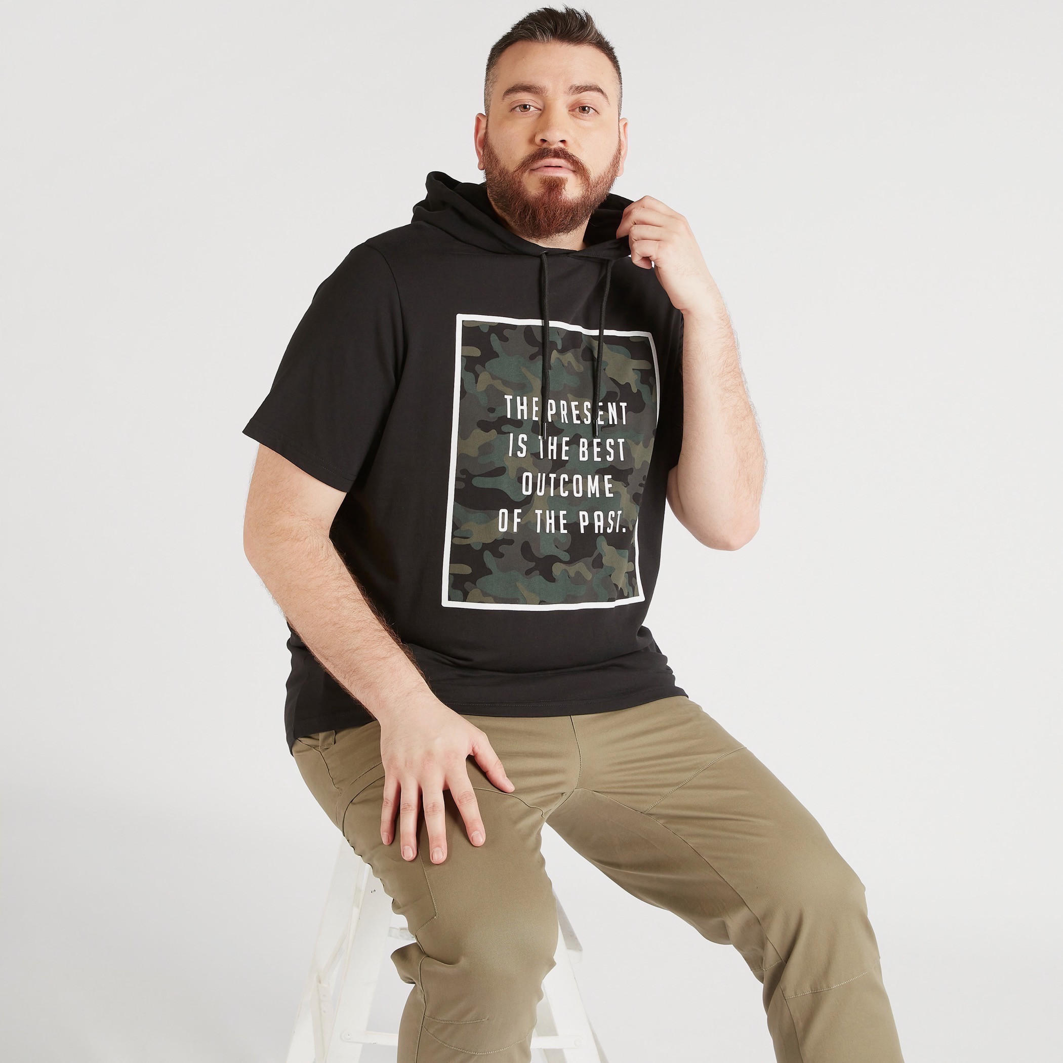 تيشيرت بياقة مستديرة وأكمام قصيرة وطبعات-men-clothing-tshirtsandpolos-tshirts-image-3