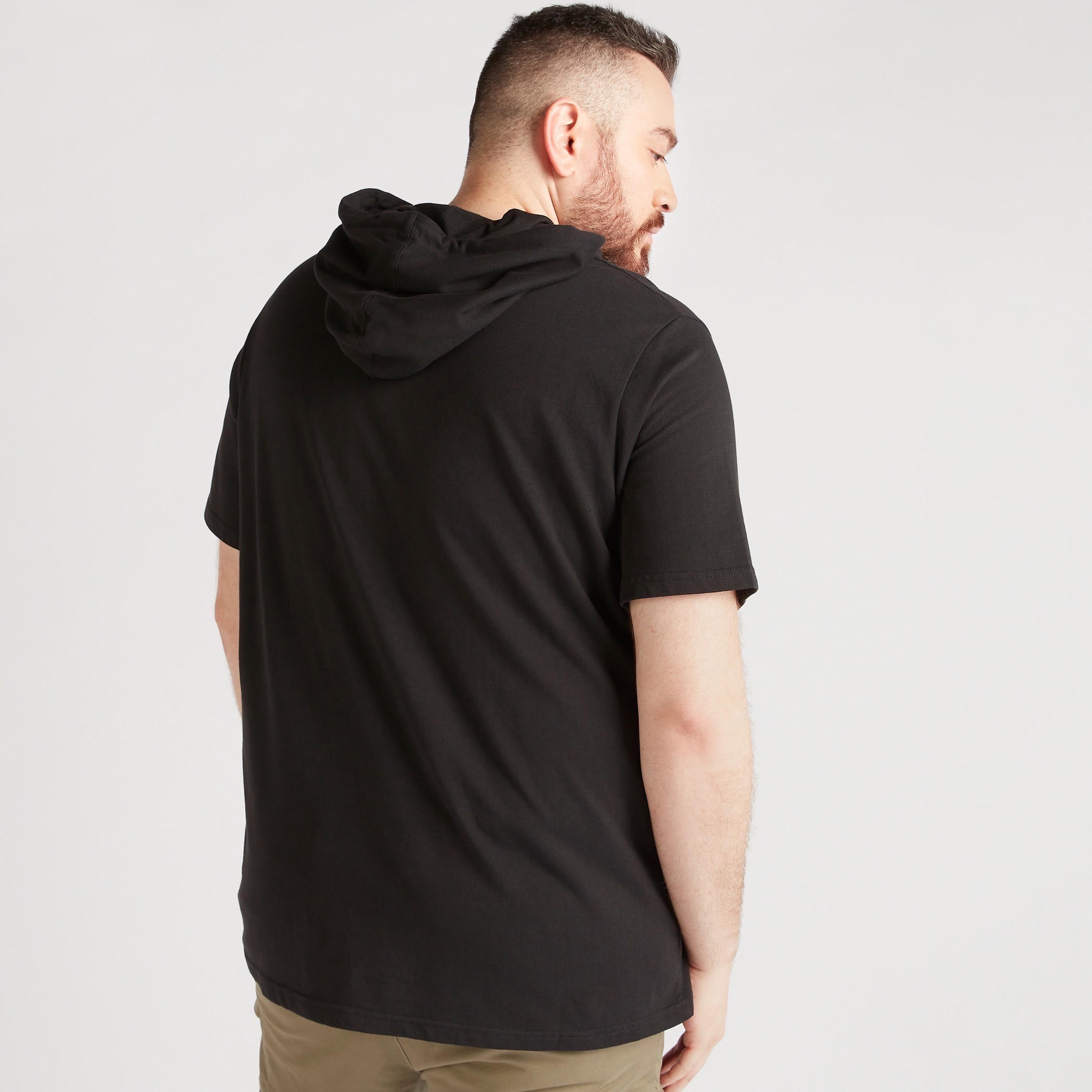 تيشيرت بياقة مستديرة وأكمام قصيرة وطبعات-men-clothing-tshirtsandpolos-tshirts-image-4