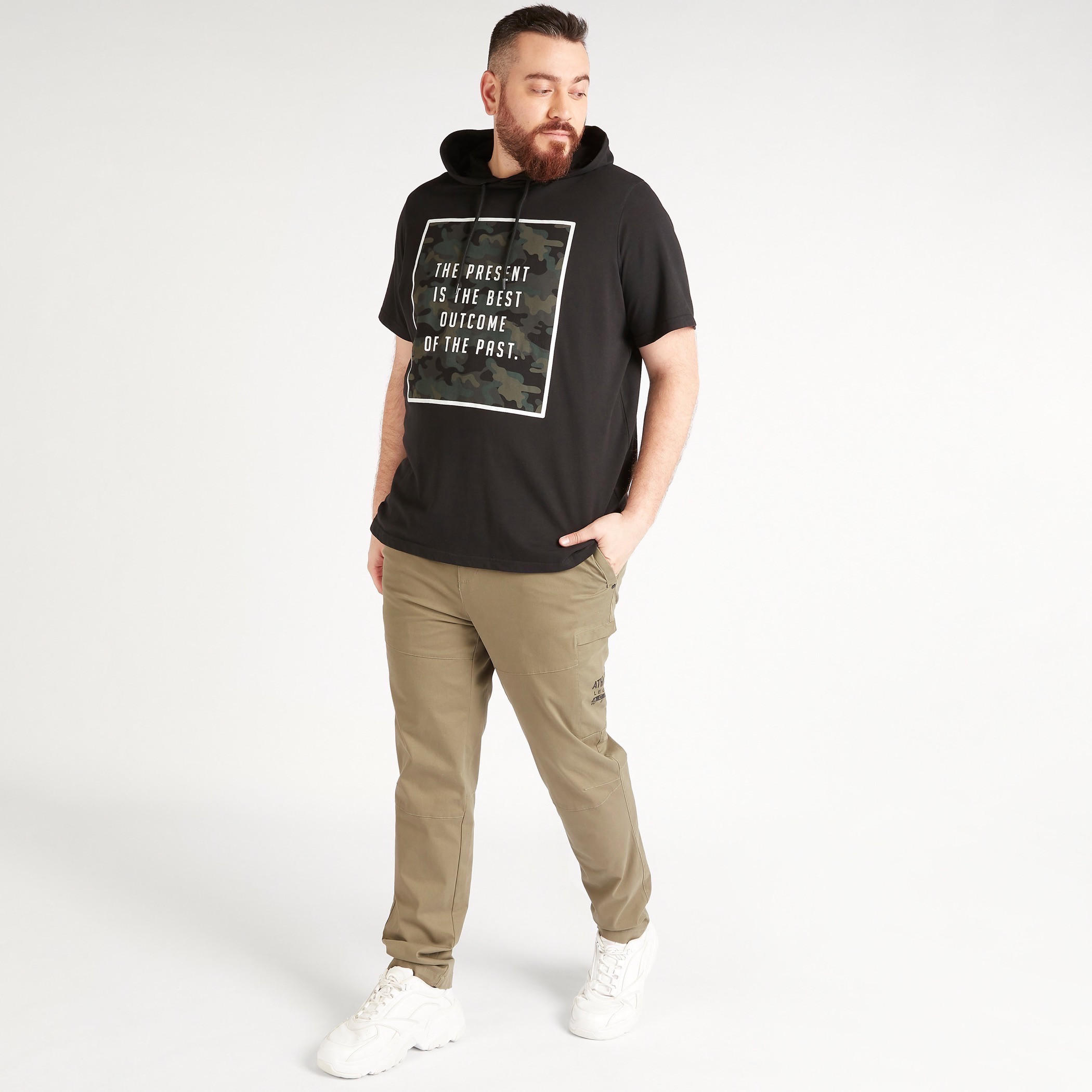 تيشيرت بياقة مستديرة وأكمام قصيرة وطبعات-men-clothing-tshirtsandpolos-tshirts-image-5