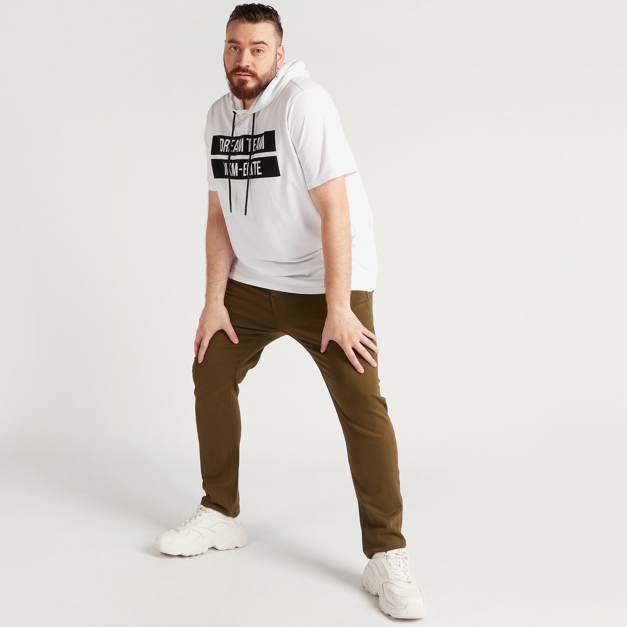 تيشيرت بقبعة وأكمام قصيرة ورباط وطبعات-men-clothing-tshirtsandpolos-tshirts-image-5