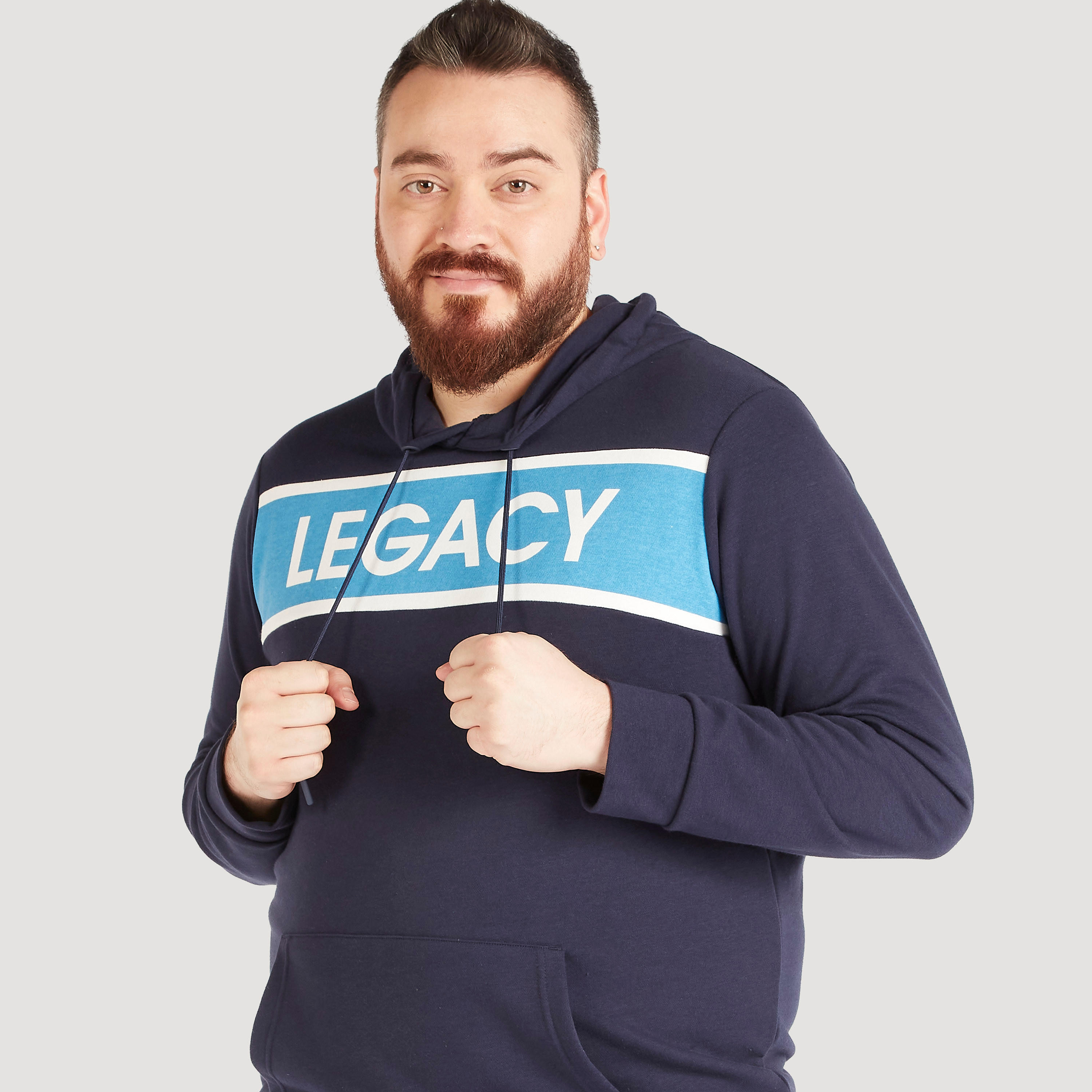 سويت شيرت بقبّعة وطبعات وأكمام طويلة-men-winterwear-hoodiesandsweatshirts-image-3