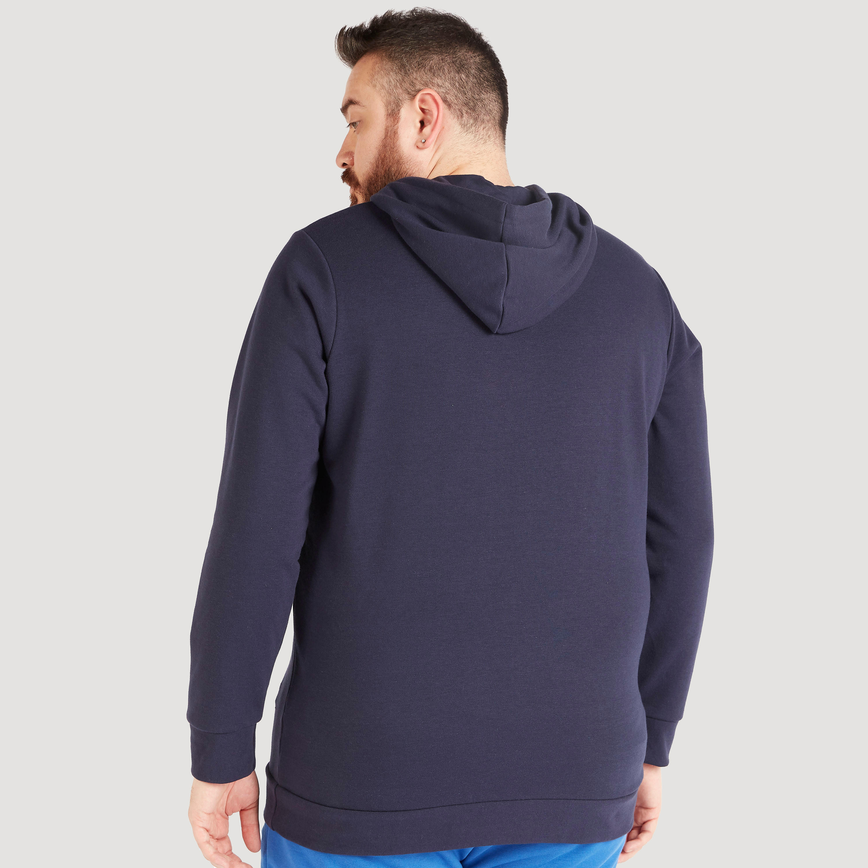 سويت شيرت بقبّعة وطبعات وأكمام طويلة-men-winterwear-hoodiesandsweatshirts-image-4