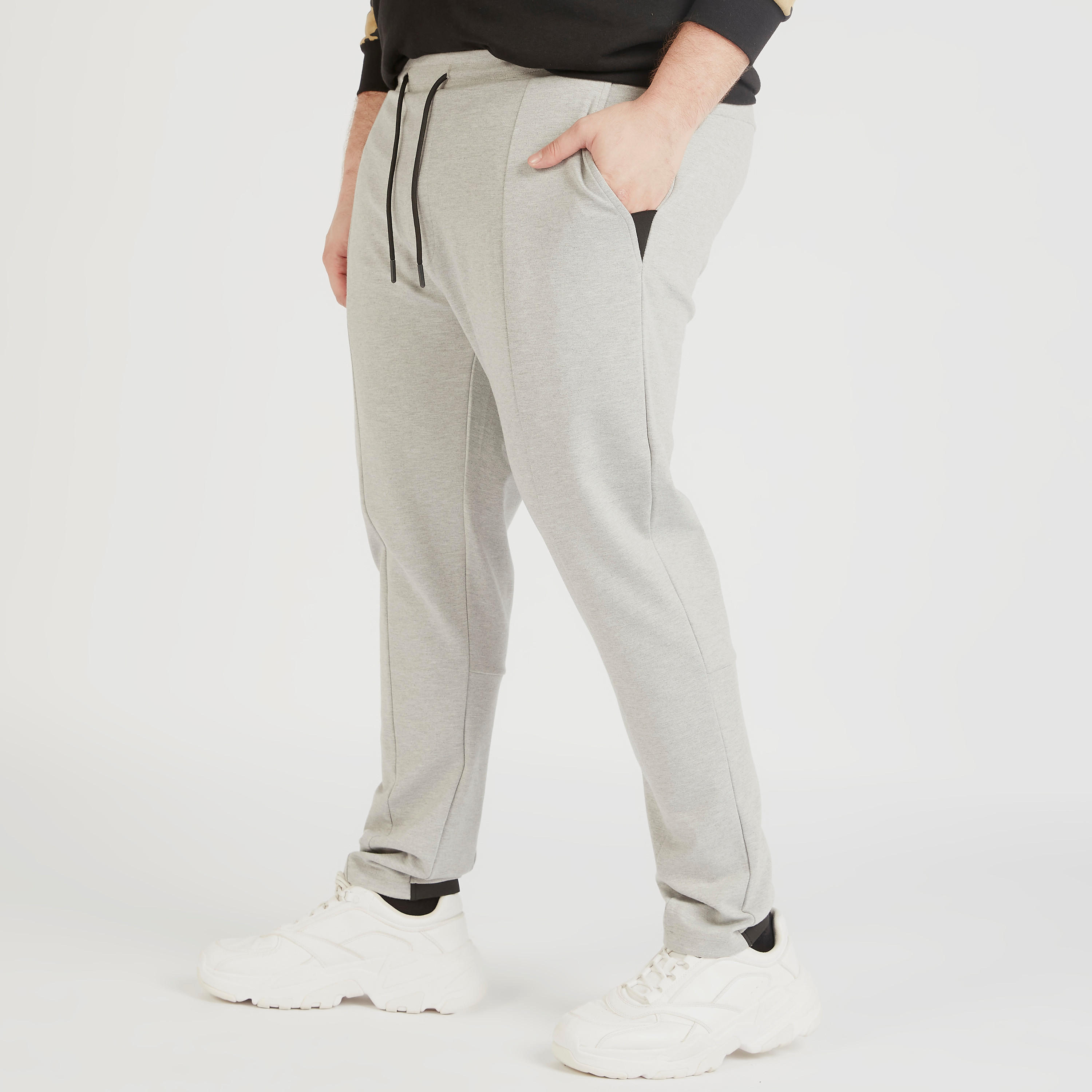 بنطلون رياضي برباط إغلاق وخصر مرتفع-men-clothing-bottoms-joggers-image-1