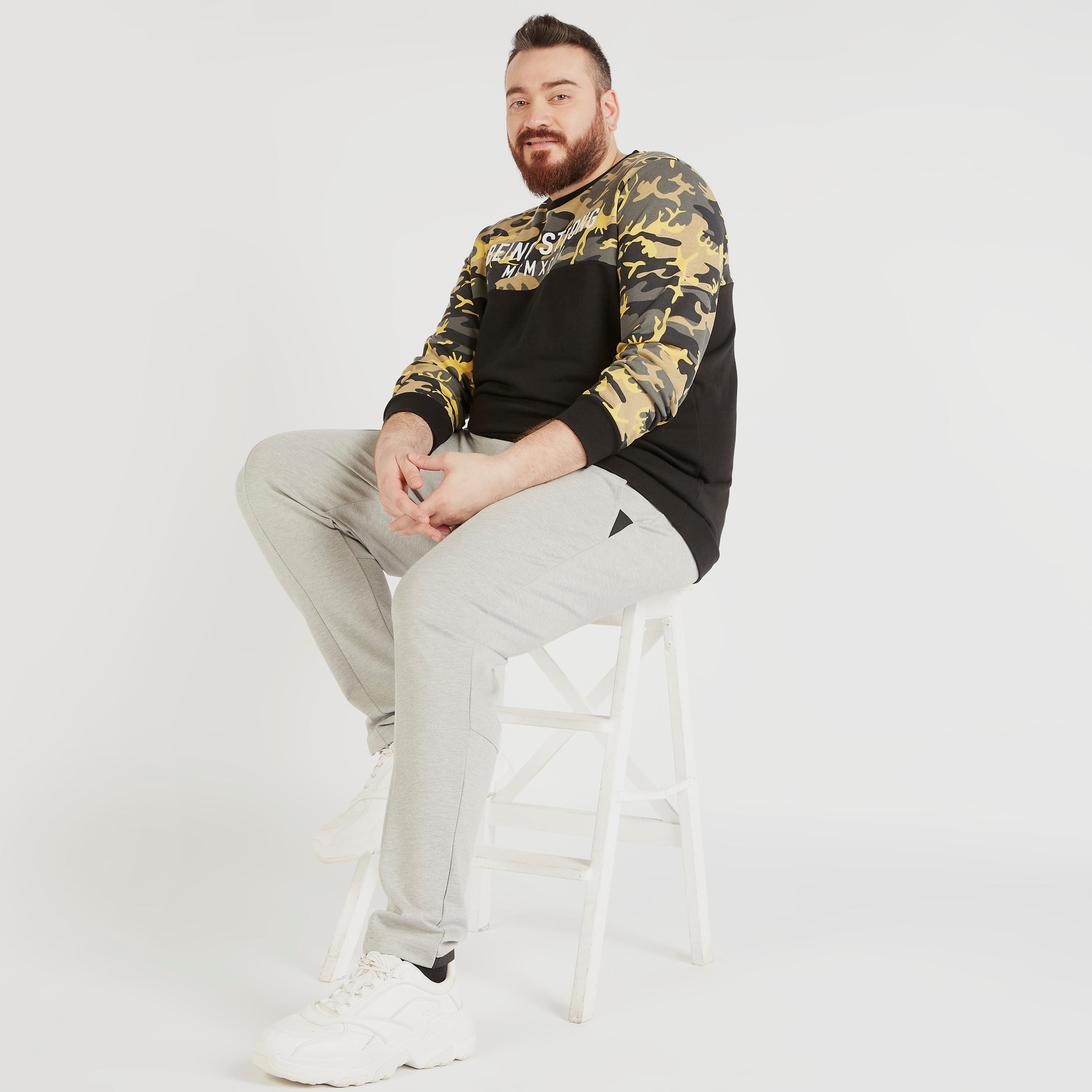بنطلون رياضي برباط إغلاق وخصر مرتفع-men-clothing-bottoms-joggers-image-2