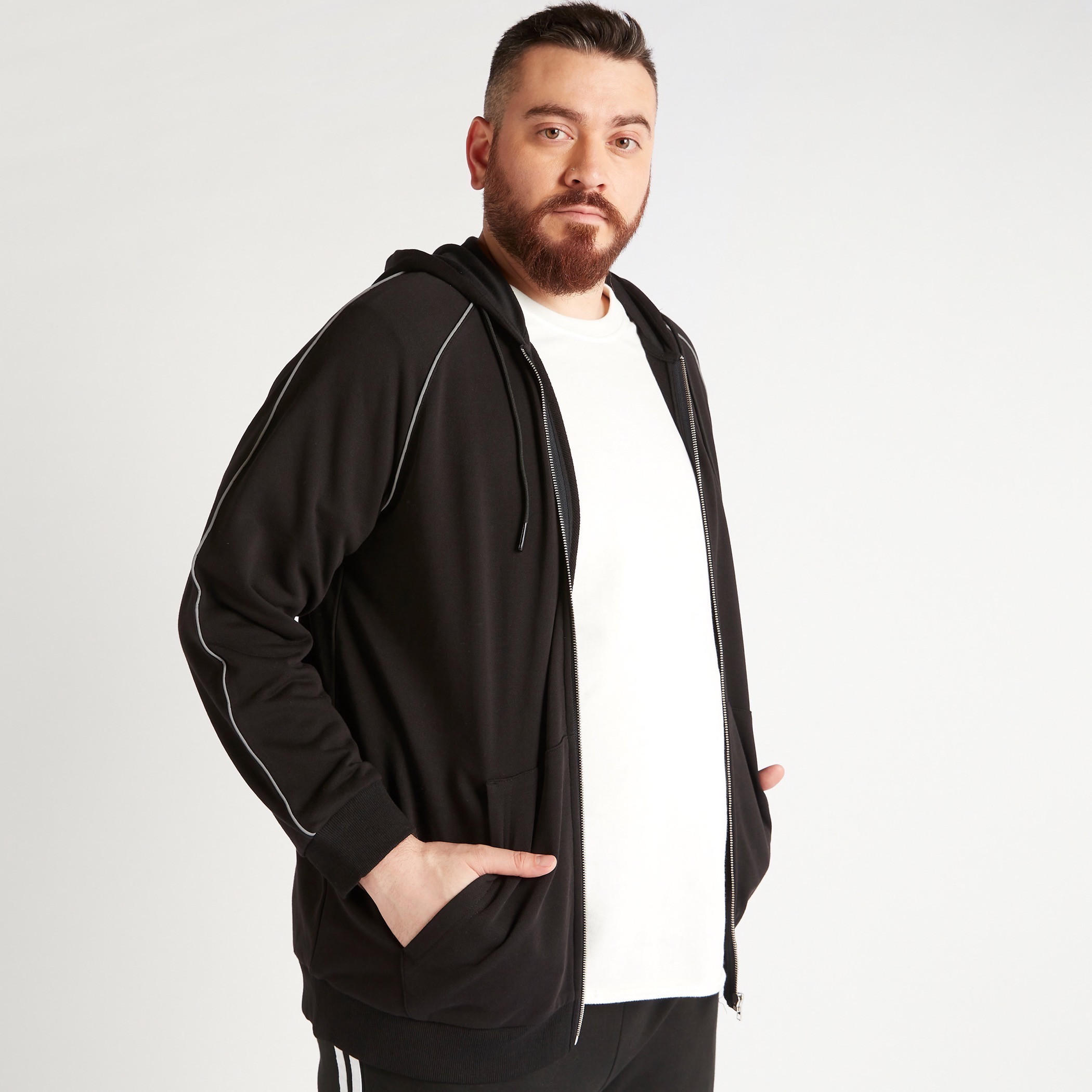 هودي سادة بسحّاب وجيوب-men-winterwear-hoodiesandsweatshirts-image-3