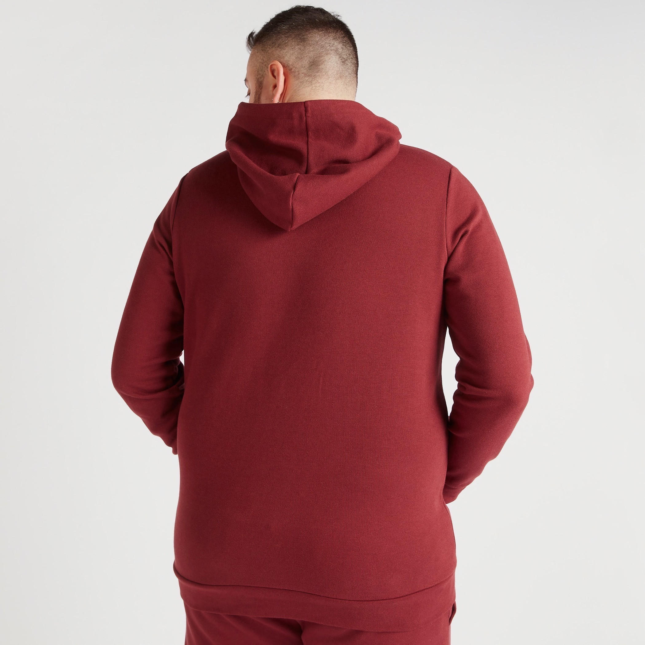 هودي بطبعات وأكمام طويلة وجيوب كنغر-men-winterwear-hoodiesandsweatshirts-image-2