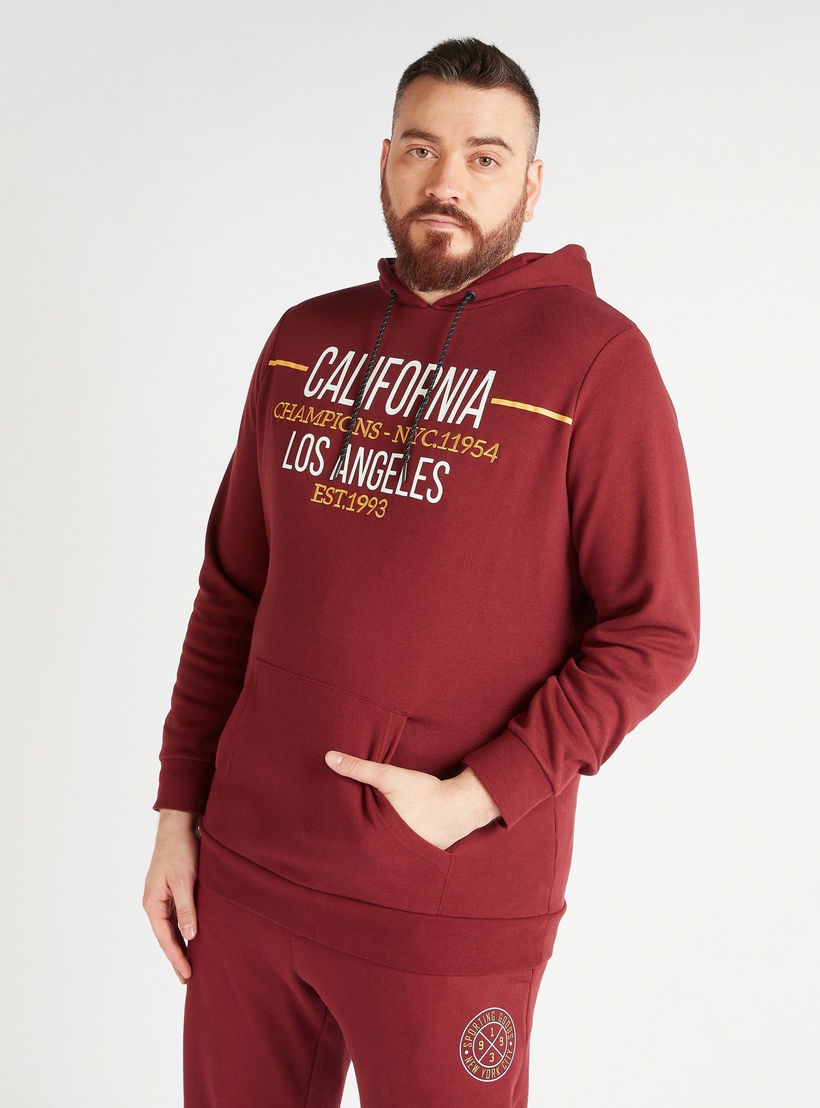 هودي بطبعات وأكمام طويلة وجيوب كنغر-men-winterwear-hoodiesandsweatshirts-image-1
