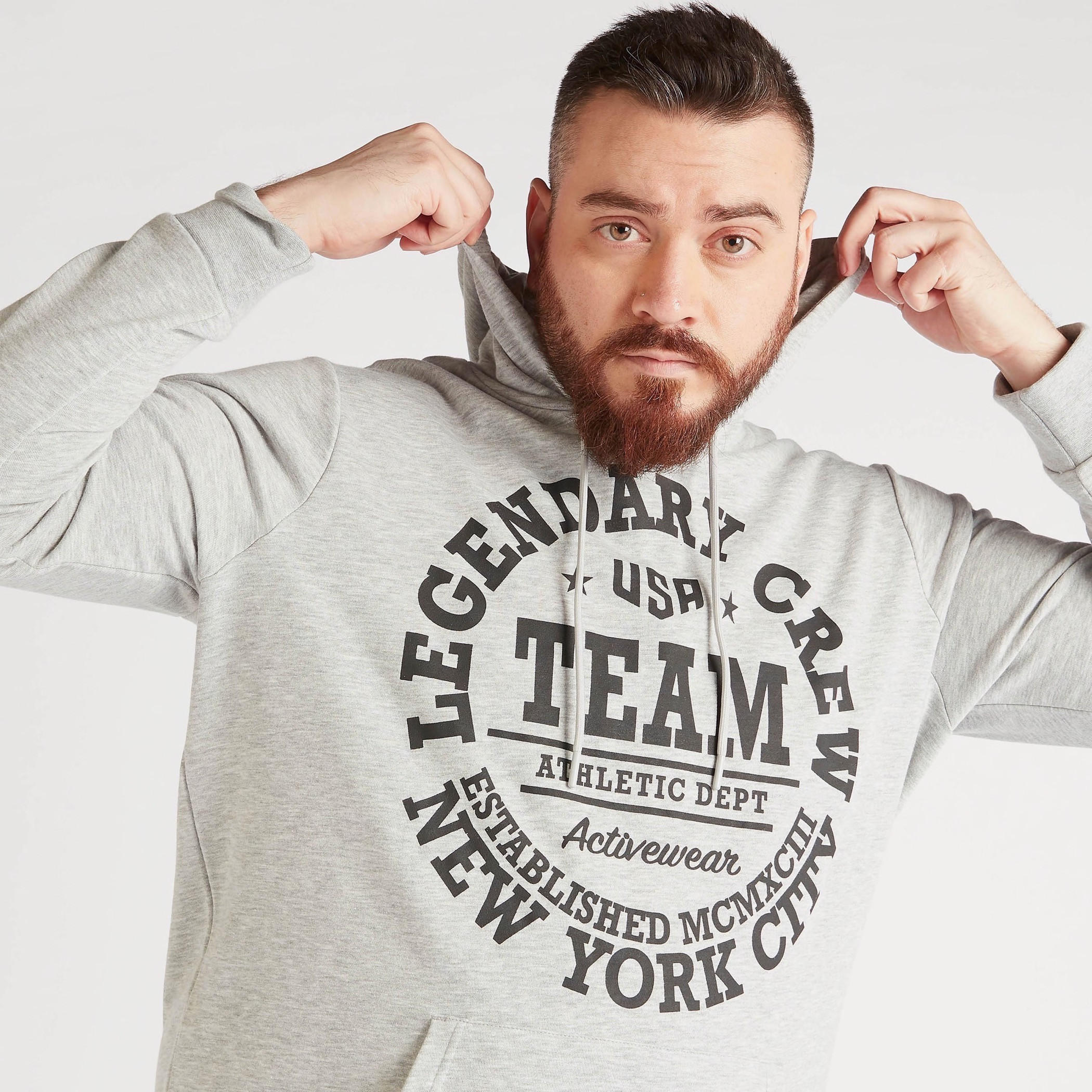 هودي بطبعات وأكمام طويلة وجيوب كنغر-men-winterwear-hoodiesandsweatshirts-image-3