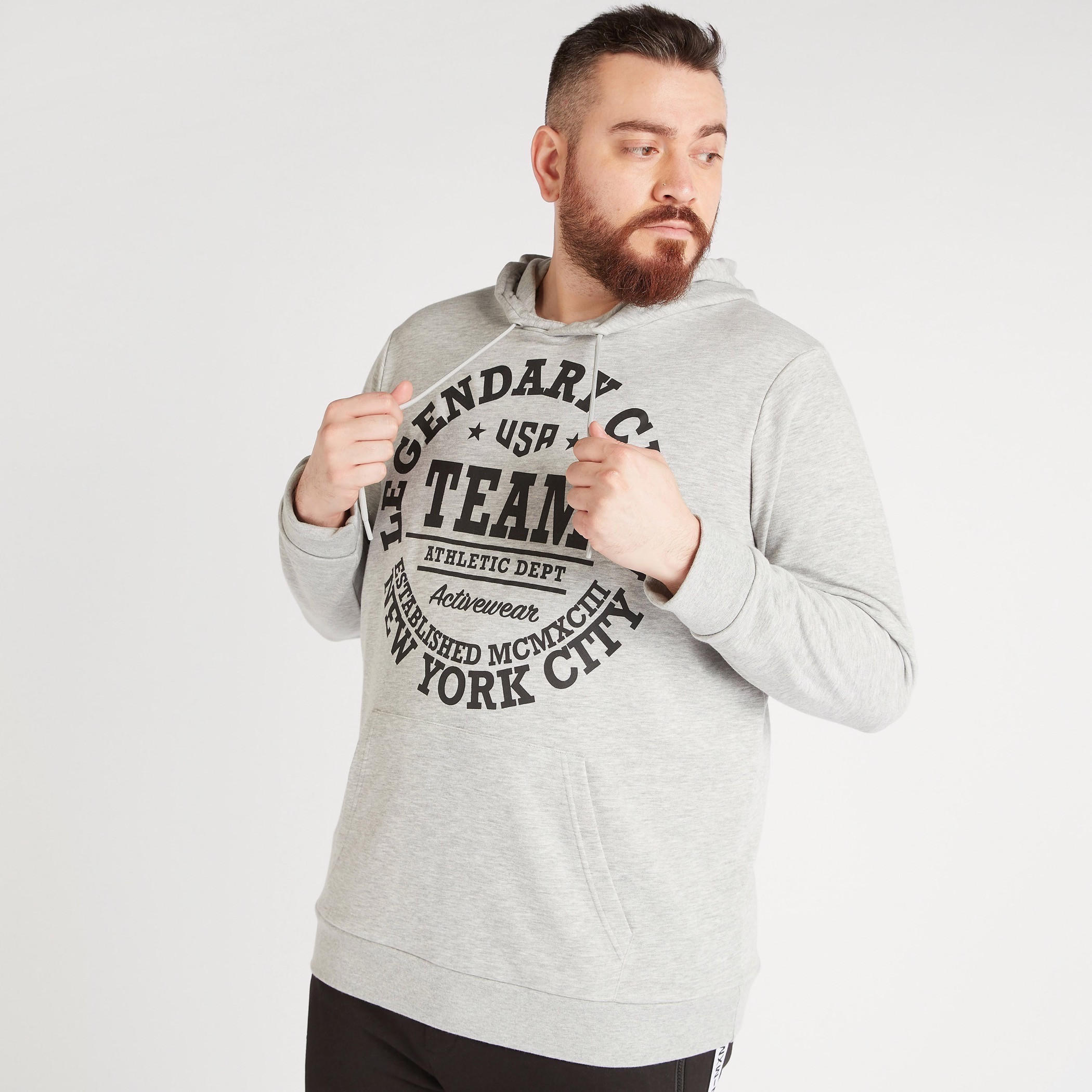 هودي بطبعات وأكمام طويلة وجيوب كنغر-men-winterwear-hoodiesandsweatshirts-image-6