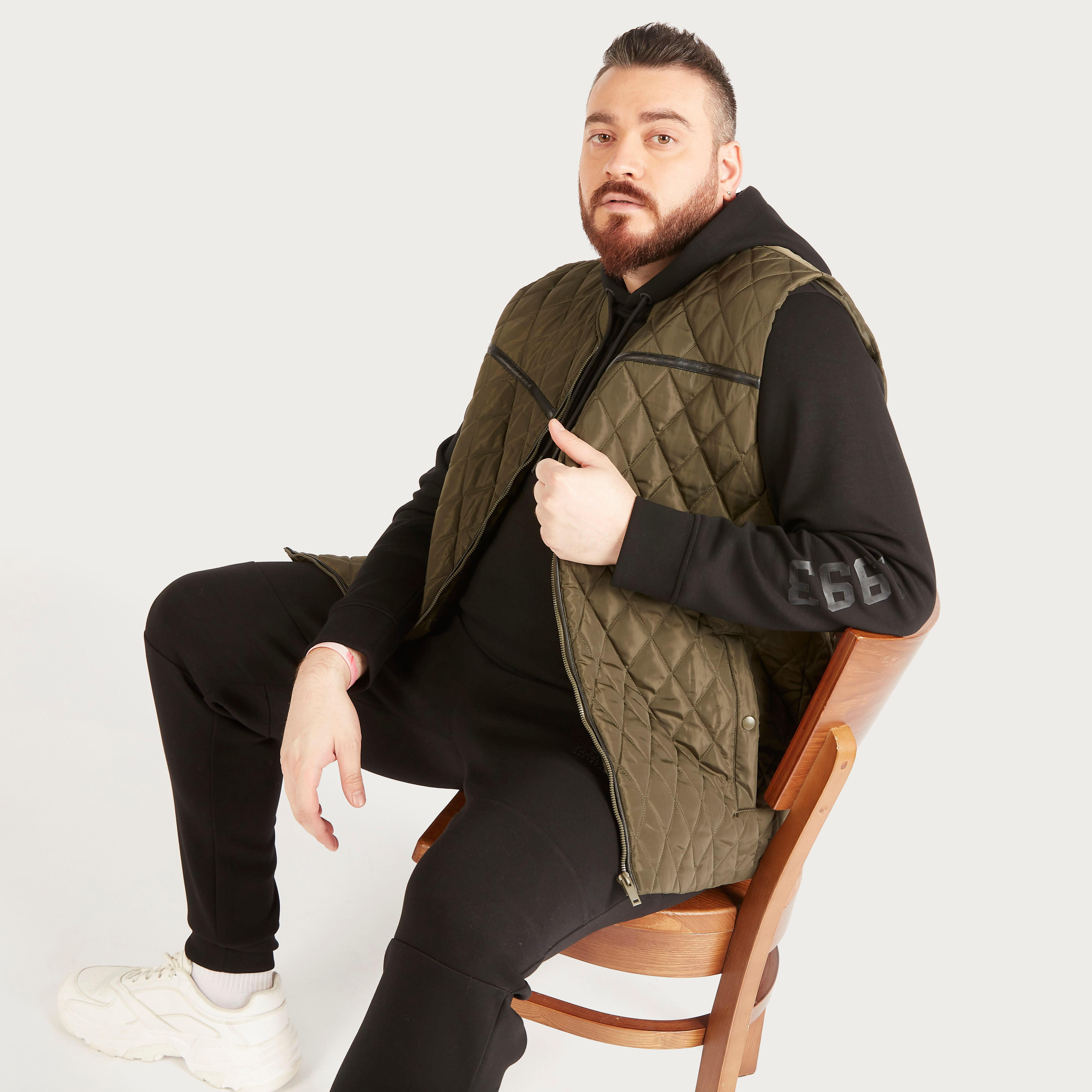 جيليه مبطن بسحاب إغلاق وجيوب-men-clothing-jacketsandblazers-jackets-image-1