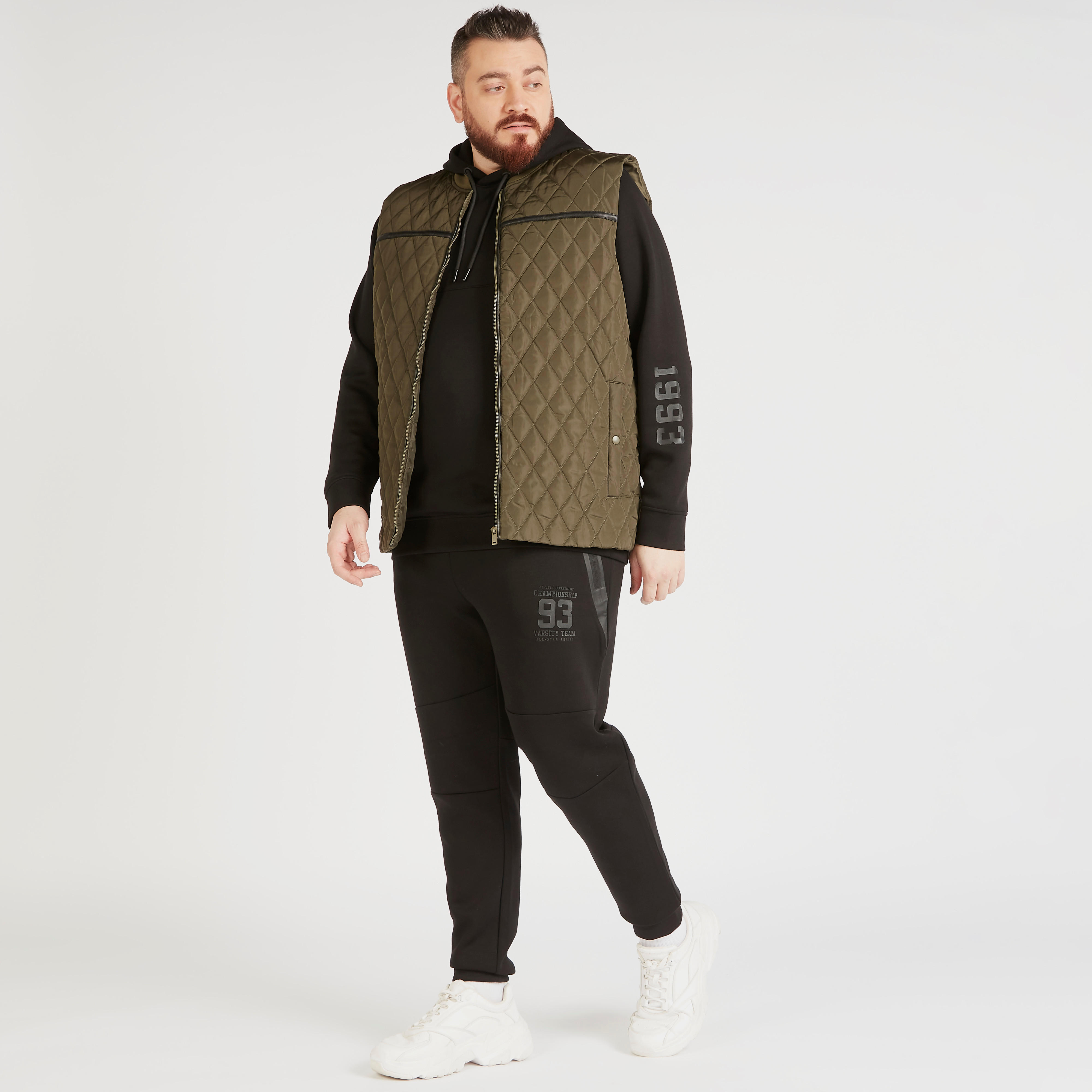 جيليه مبطن بسحاب إغلاق وجيوب-men-clothing-jacketsandblazers-jackets-image-2