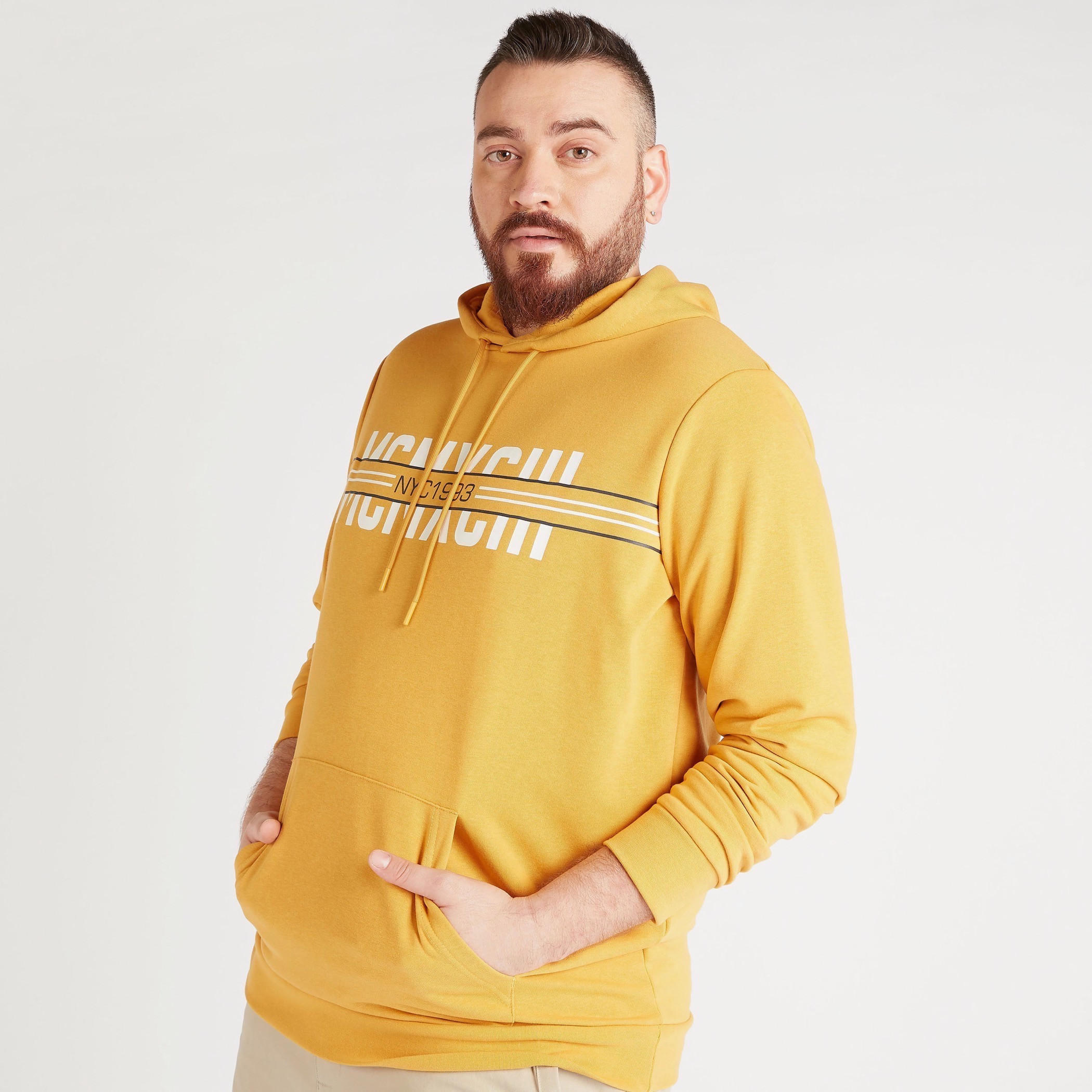 هودي بطبعات وأكمام طويلة وجيوب كنغر-men-winterwear-hoodiesandsweatshirts-image-5