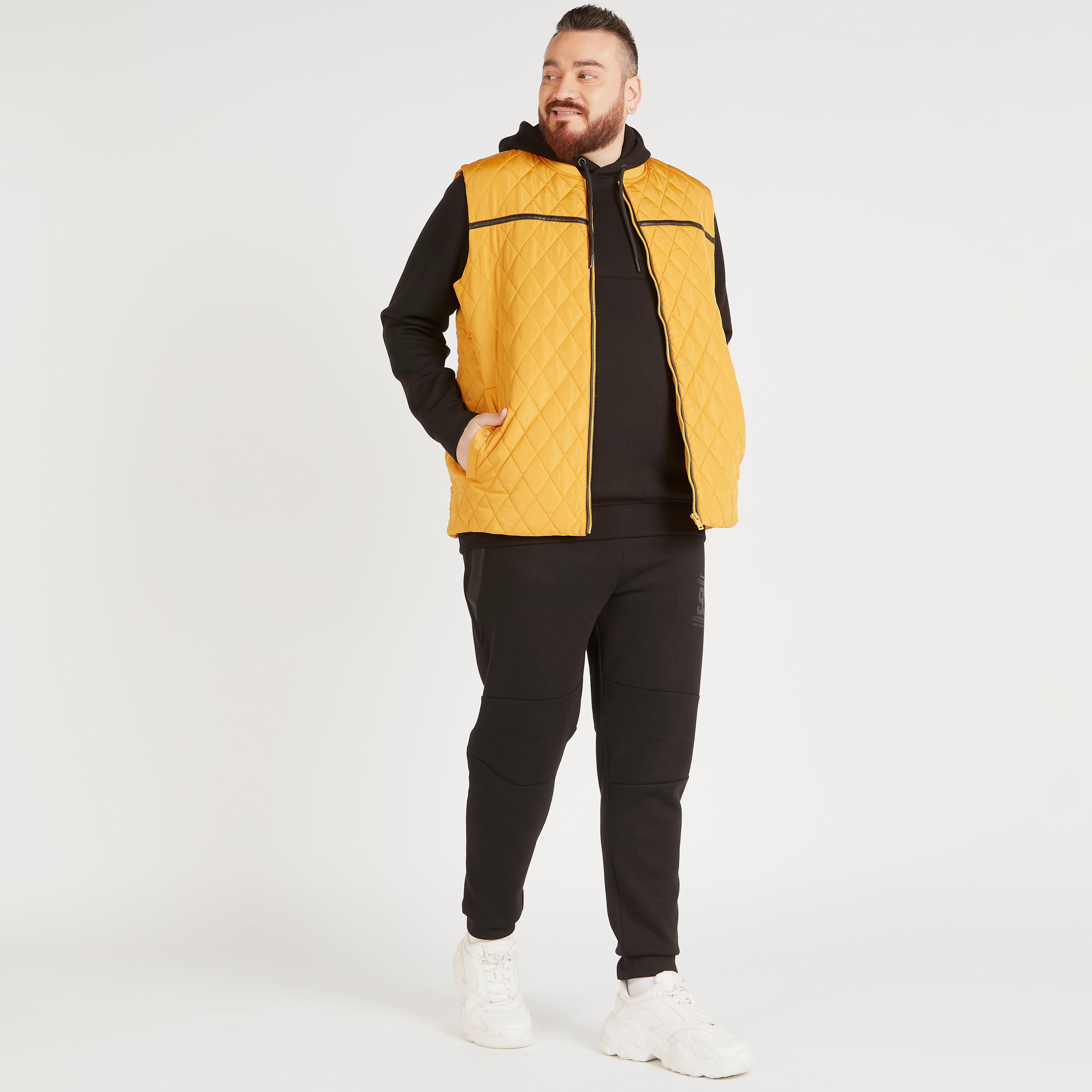 جيليه مبطن بسحاب إغلاق وجيوب-men-clothing-jacketsandblazers-jackets-image-2