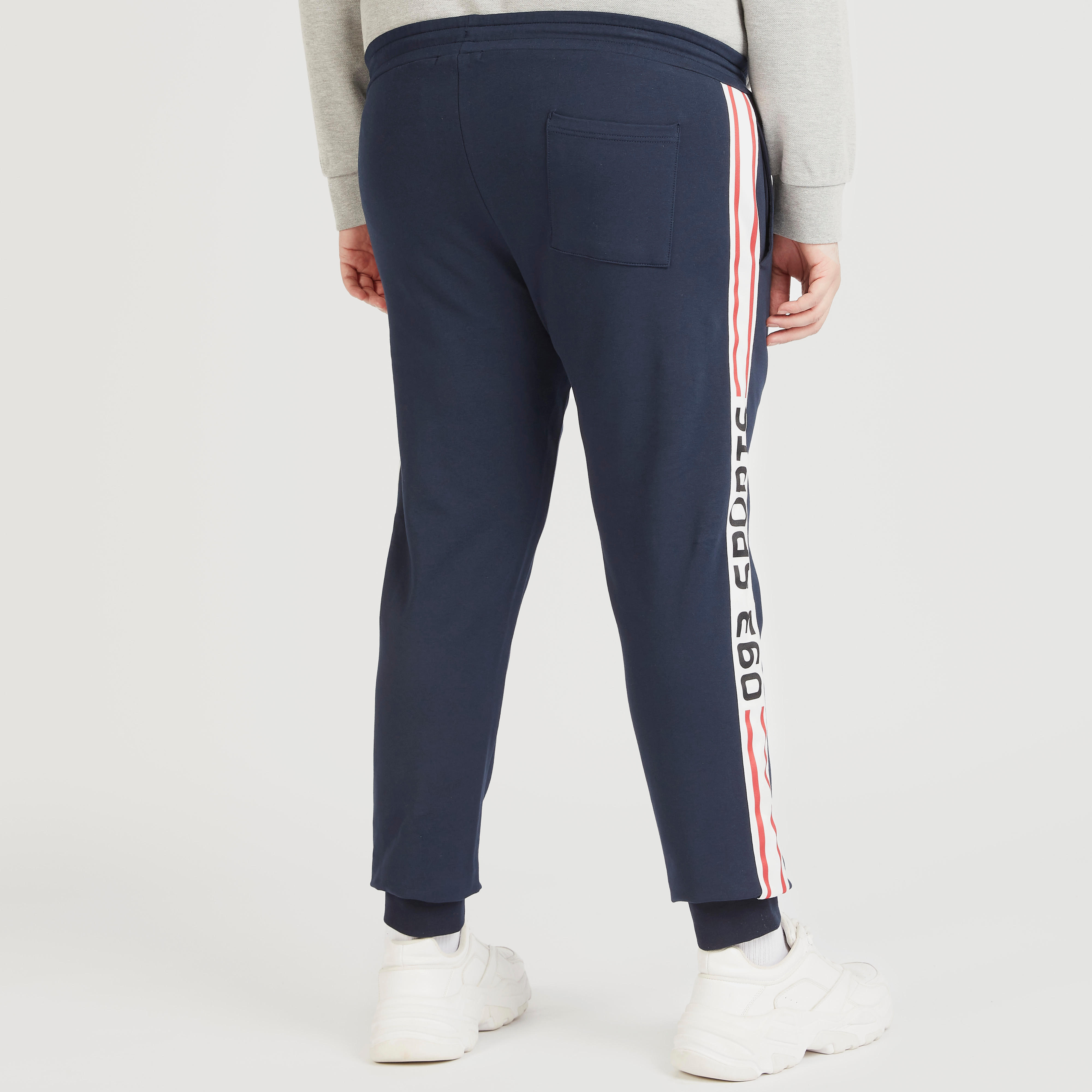 بنطلون رياضي بطبعات مع جيوب ورباط إغلاق-men-clothing-bottoms-joggers-image-4