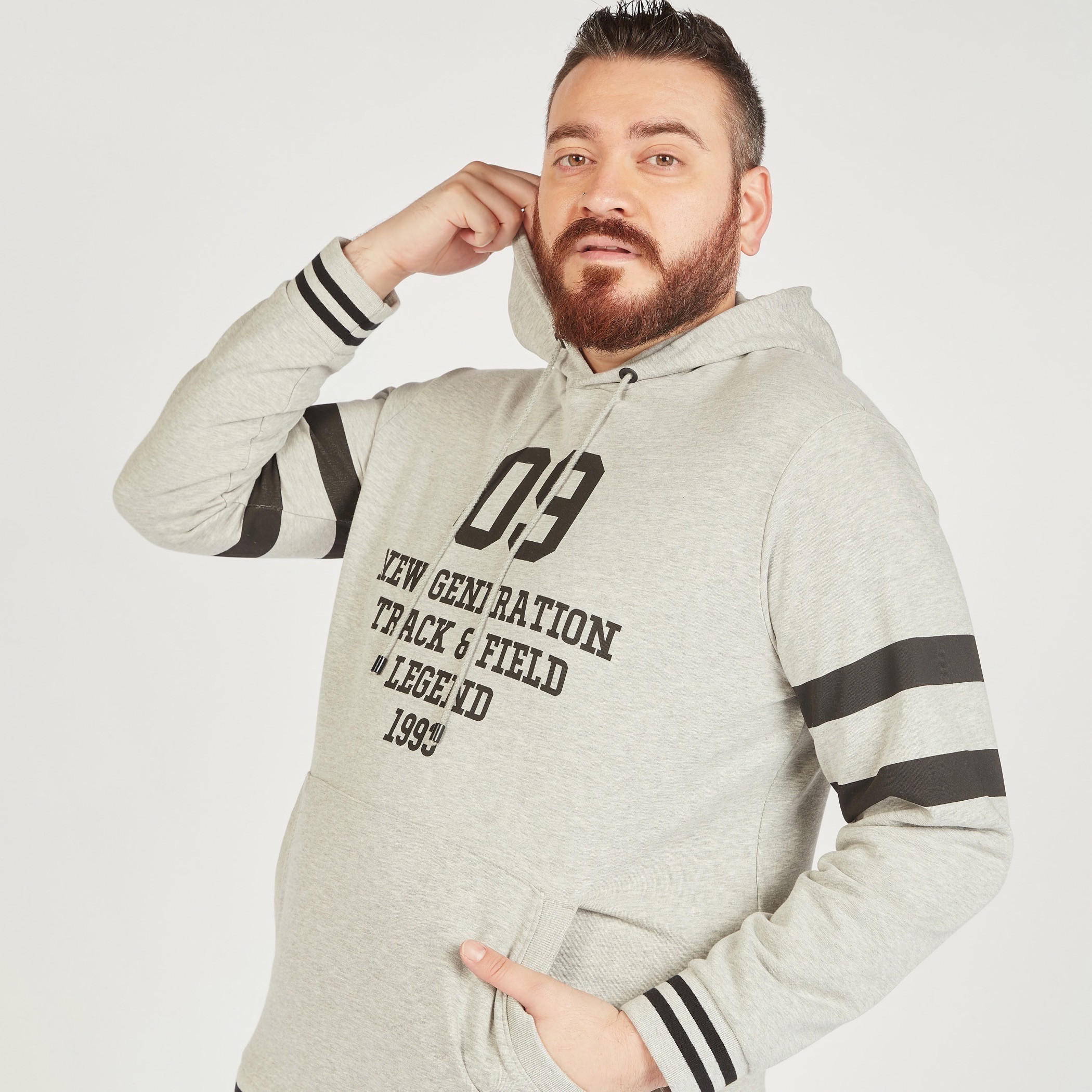 Printed Long Sleeves Sweatshirt with Hood and Kangaroo Pocket-men-winterwear-hoodiesandsweatshirts-image-1