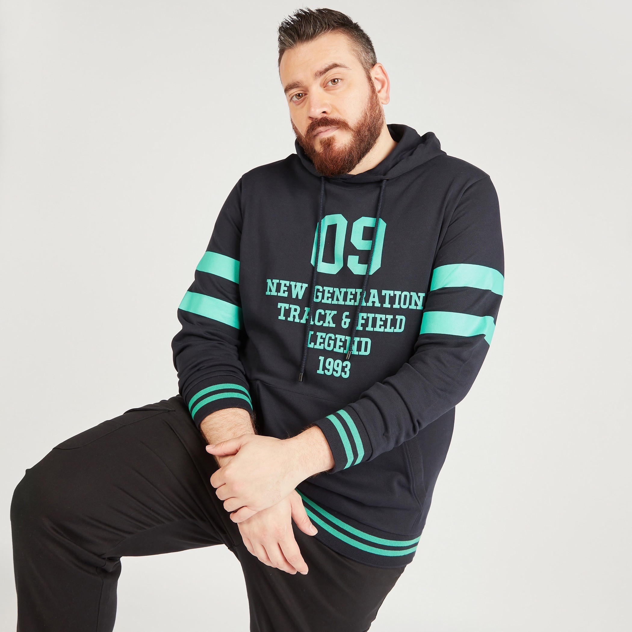 Printed Long Sleeves Sweatshirt with Hood and Kangaroo Pocket-men-winterwear-hoodiesandsweatshirts-image-5