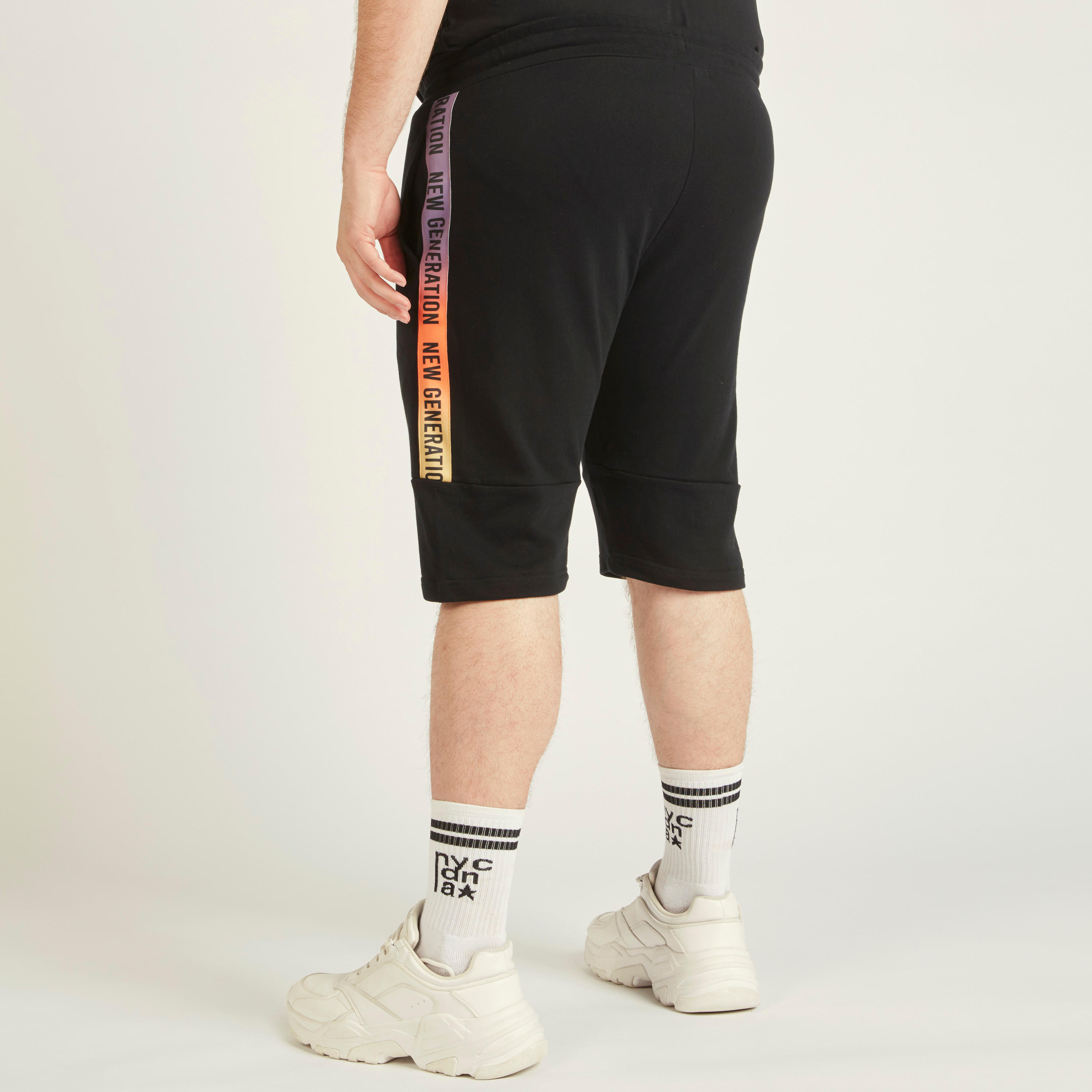 شورت بجيوب ورباط إغلاق وطبعات-men-clothing-bottoms-shorts-image-1