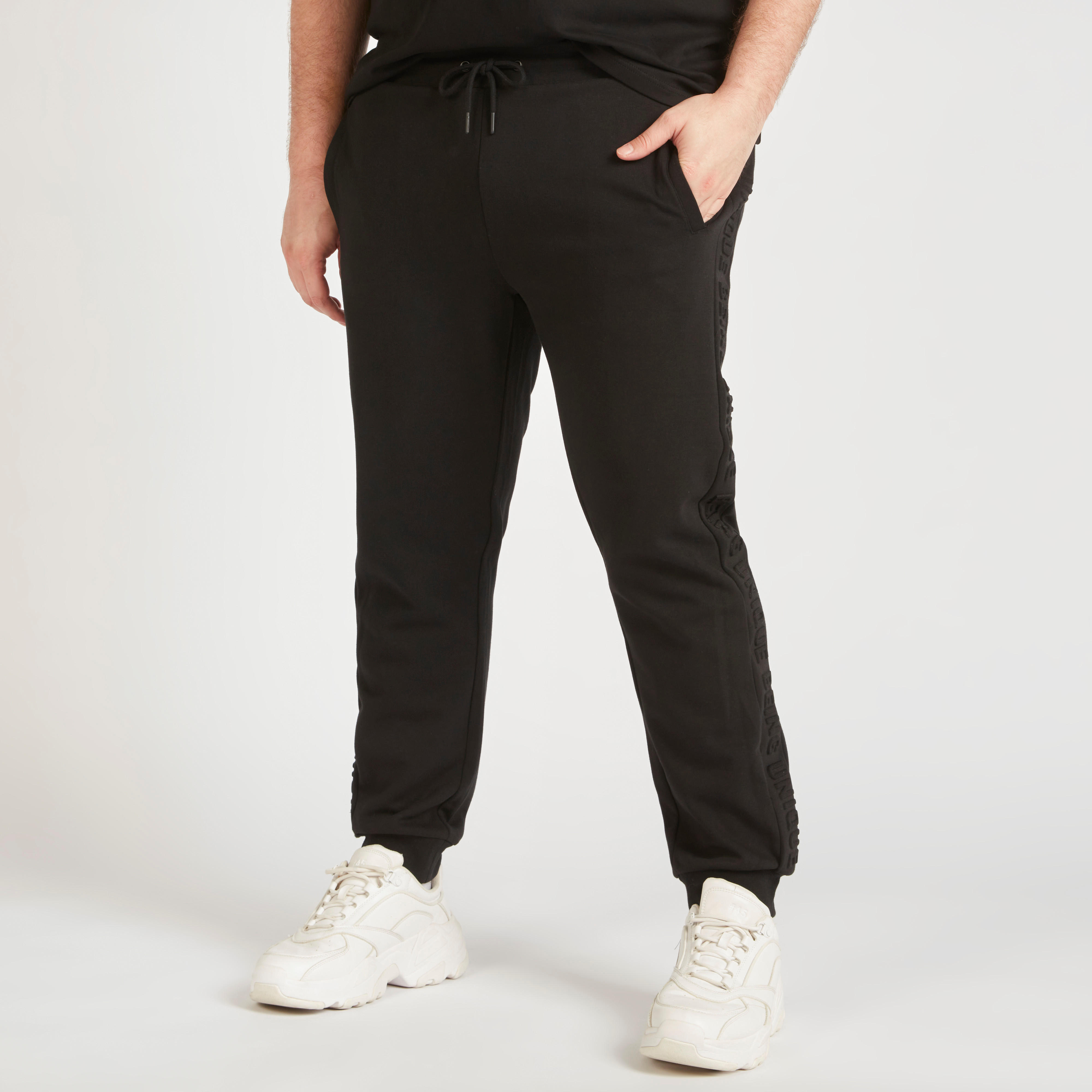 بنطلون رياضي بنقوش نصية وخصر متوسط الارتفاع ورباط إغلاق-men-clothing-bottoms-joggers-image-3