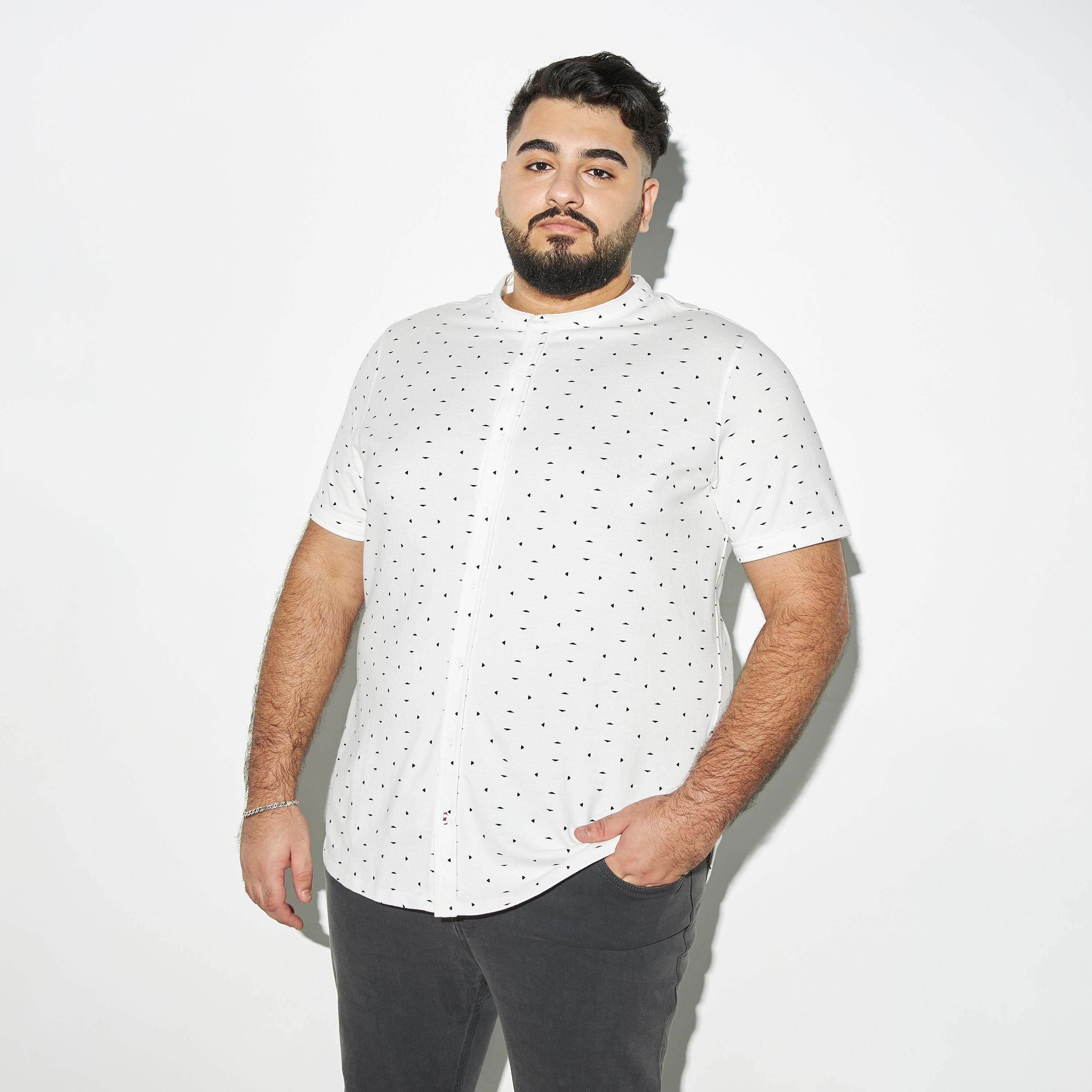 قميص مقاس كبير بياقة ماندارين وطبعات-men-clothing-shirts-image-1