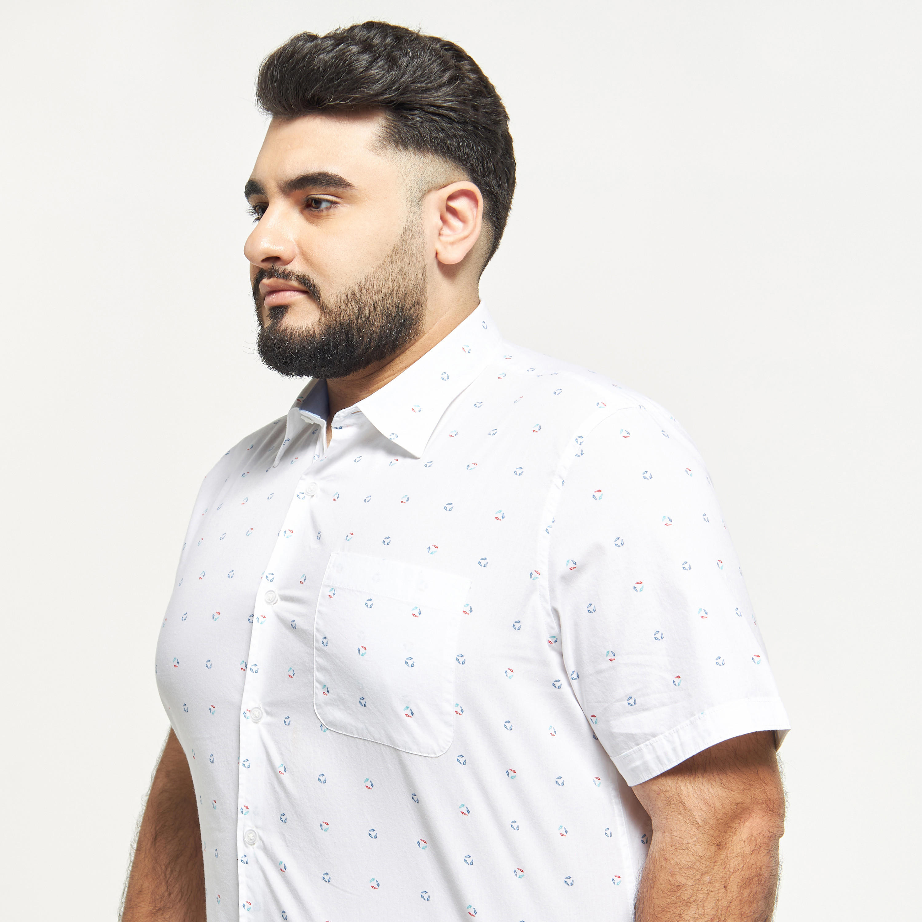 قميص مقاس كبير بأكمام قصيرة وجيب على الصدر وطبعات-men-clothing-shirts-image-4