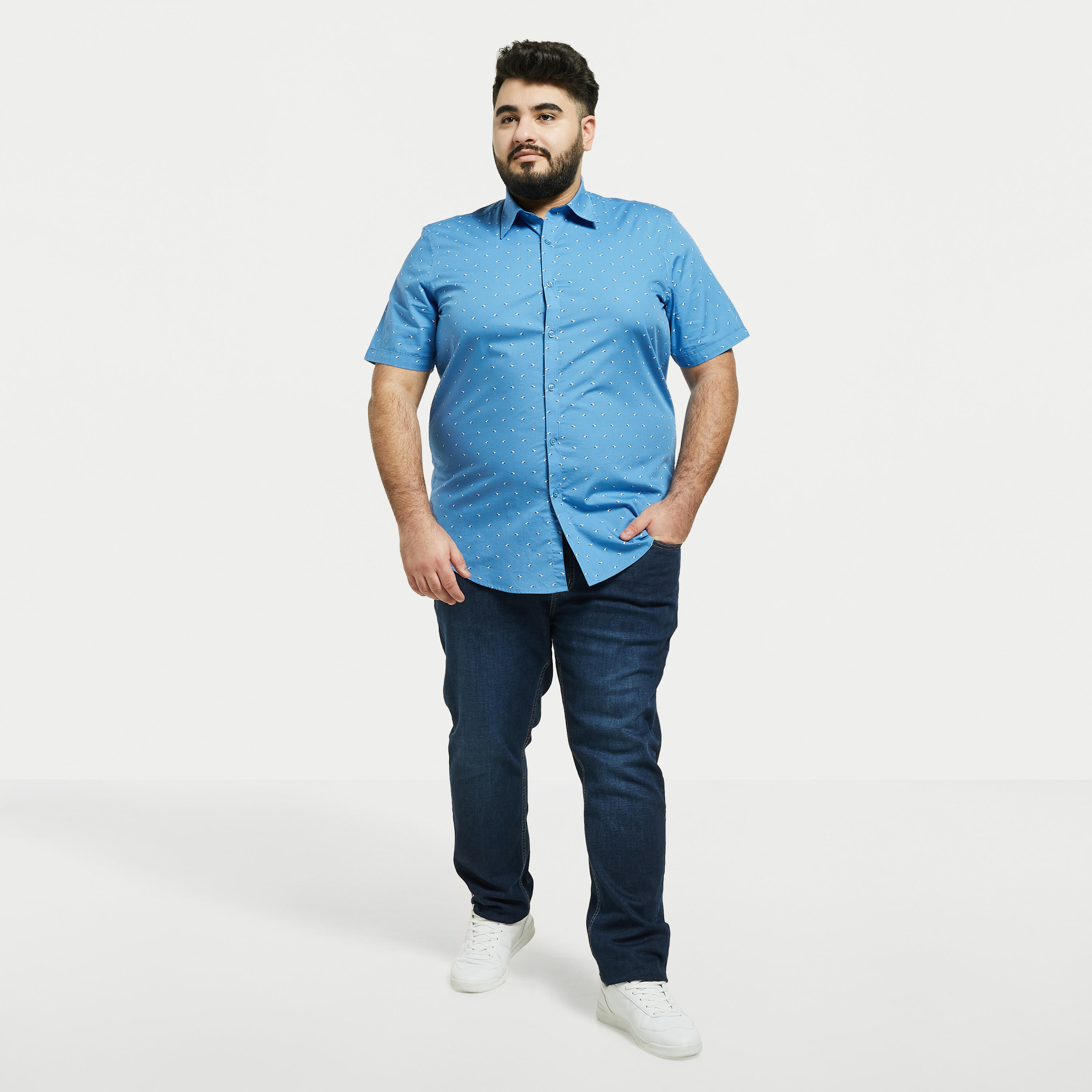 قميص مقاس كبير بأكمام قصيرة وجيب على الصدر وطبعات-men-clothing-shirts-image-10