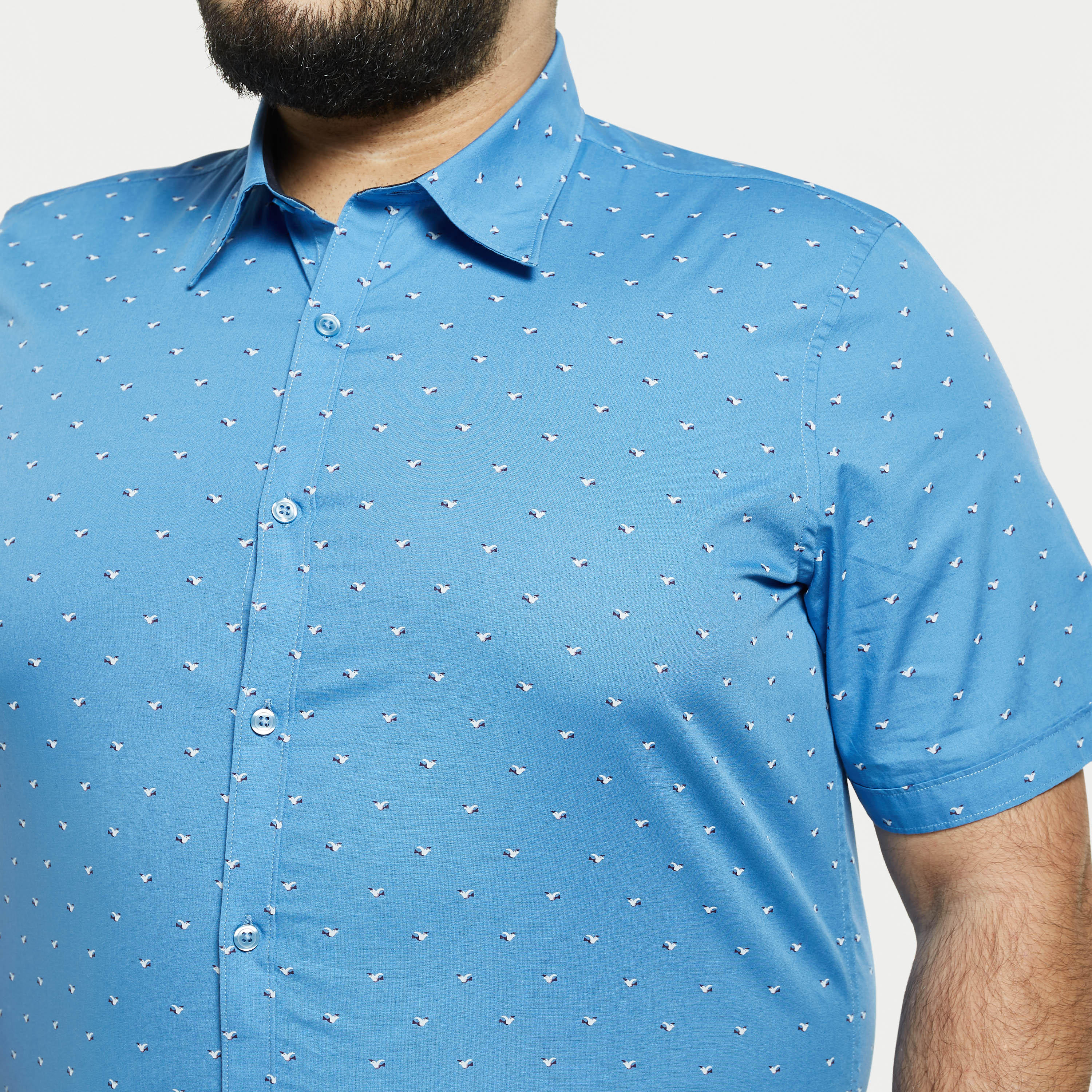 قميص مقاس كبير بأكمام قصيرة وجيب على الصدر وطبعات-men-clothing-shirts-image-12