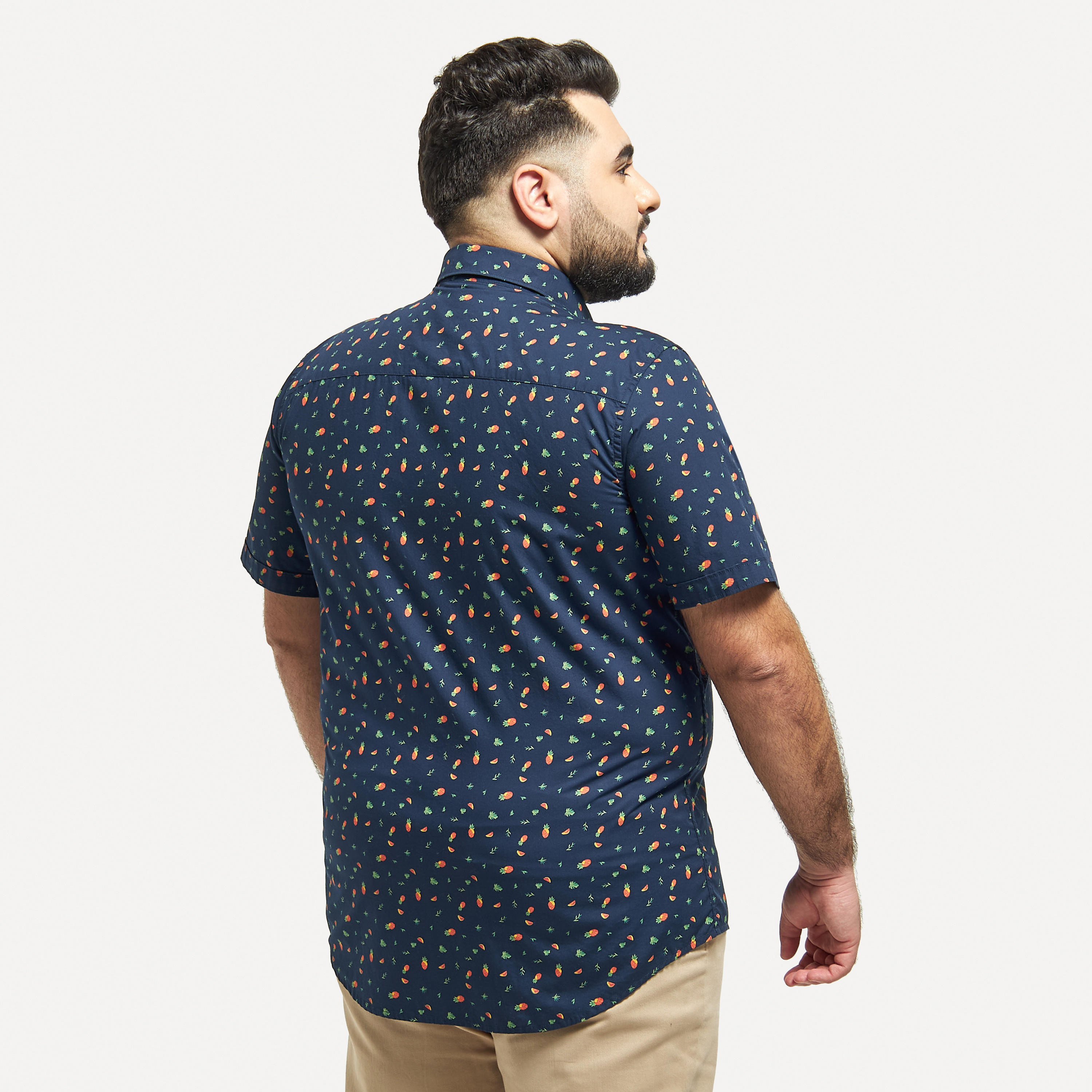 قميص مقاس كبير بأكمام قصيرة وجيب على الصدر وطبعات-men-clothing-shirts-image-7