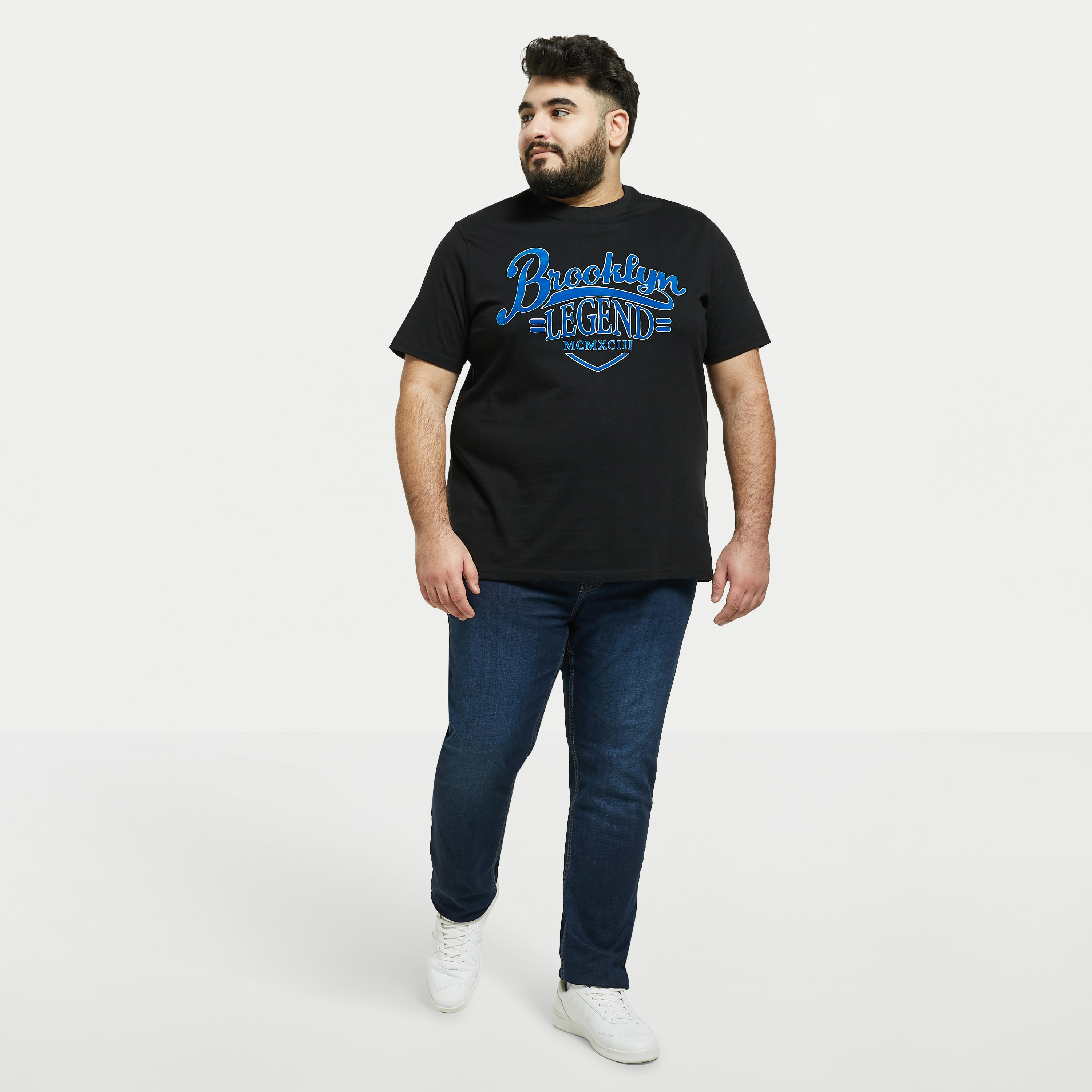 بنطلون جينز مقاس كبير سادة بجيوب-men-clothing-bottoms-jeans-image-3