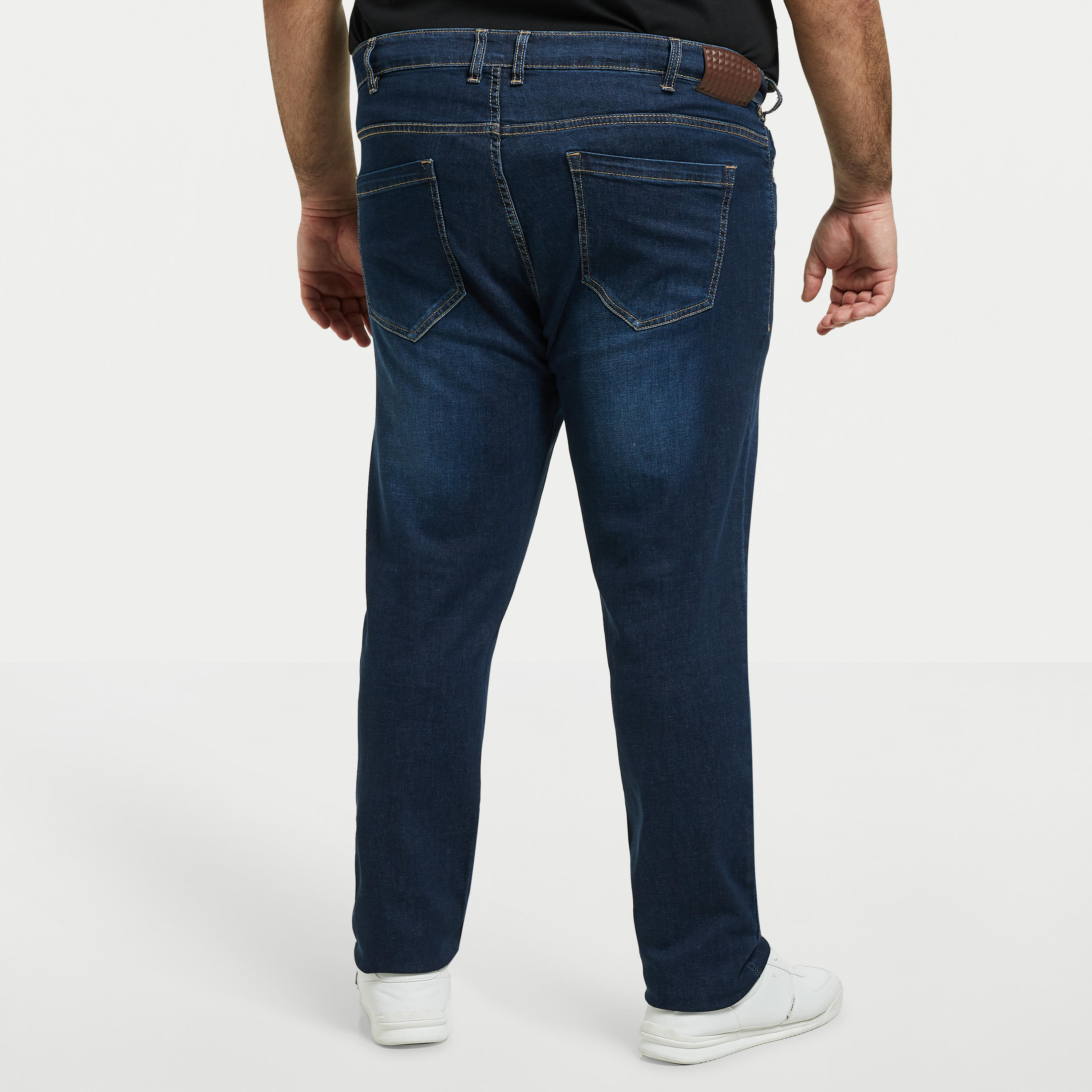 بنطلون جينز مقاس كبير سادة بجيوب-men-clothing-bottoms-jeans-image-2