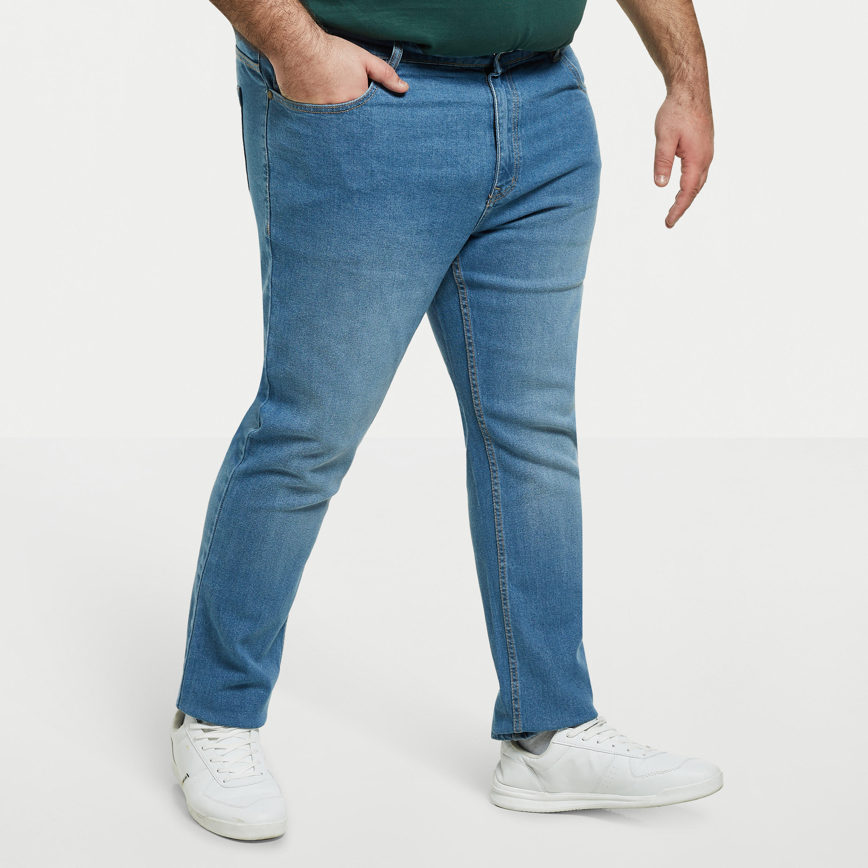 بنطلون جينز مقاس كبير سادة بجيوب-men-clothing-bottoms-jeans-image-4