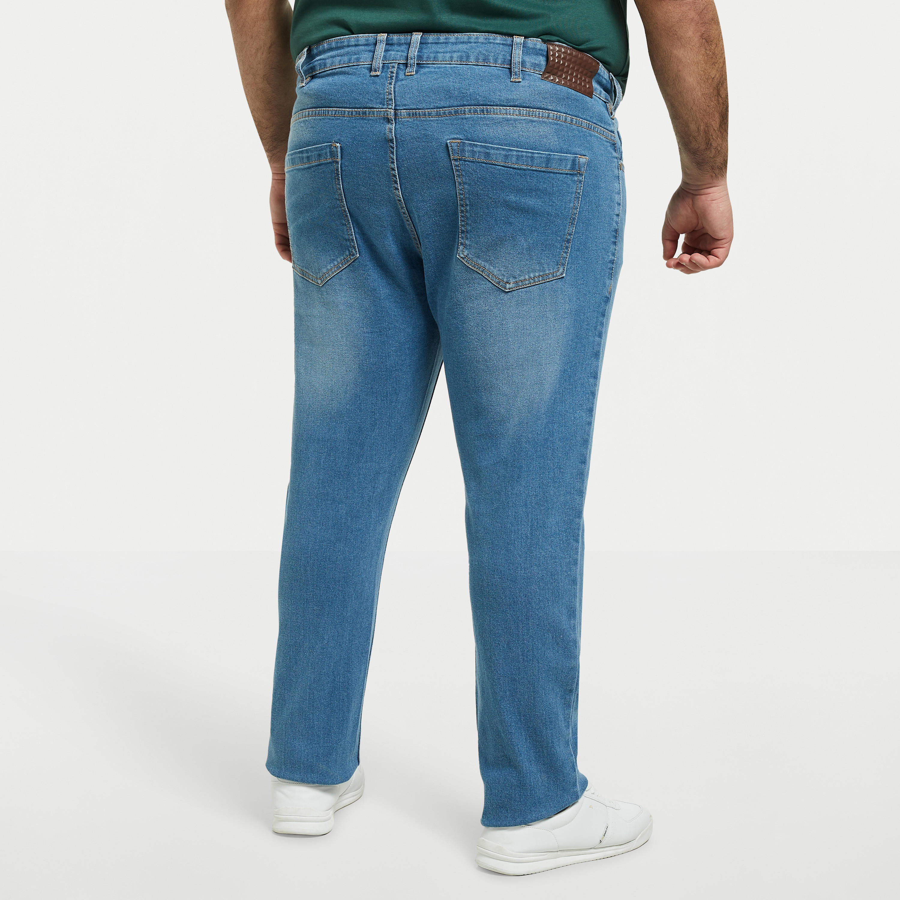 بنطلون جينز مقاس كبير سادة بجيوب-men-clothing-bottoms-jeans-image-2