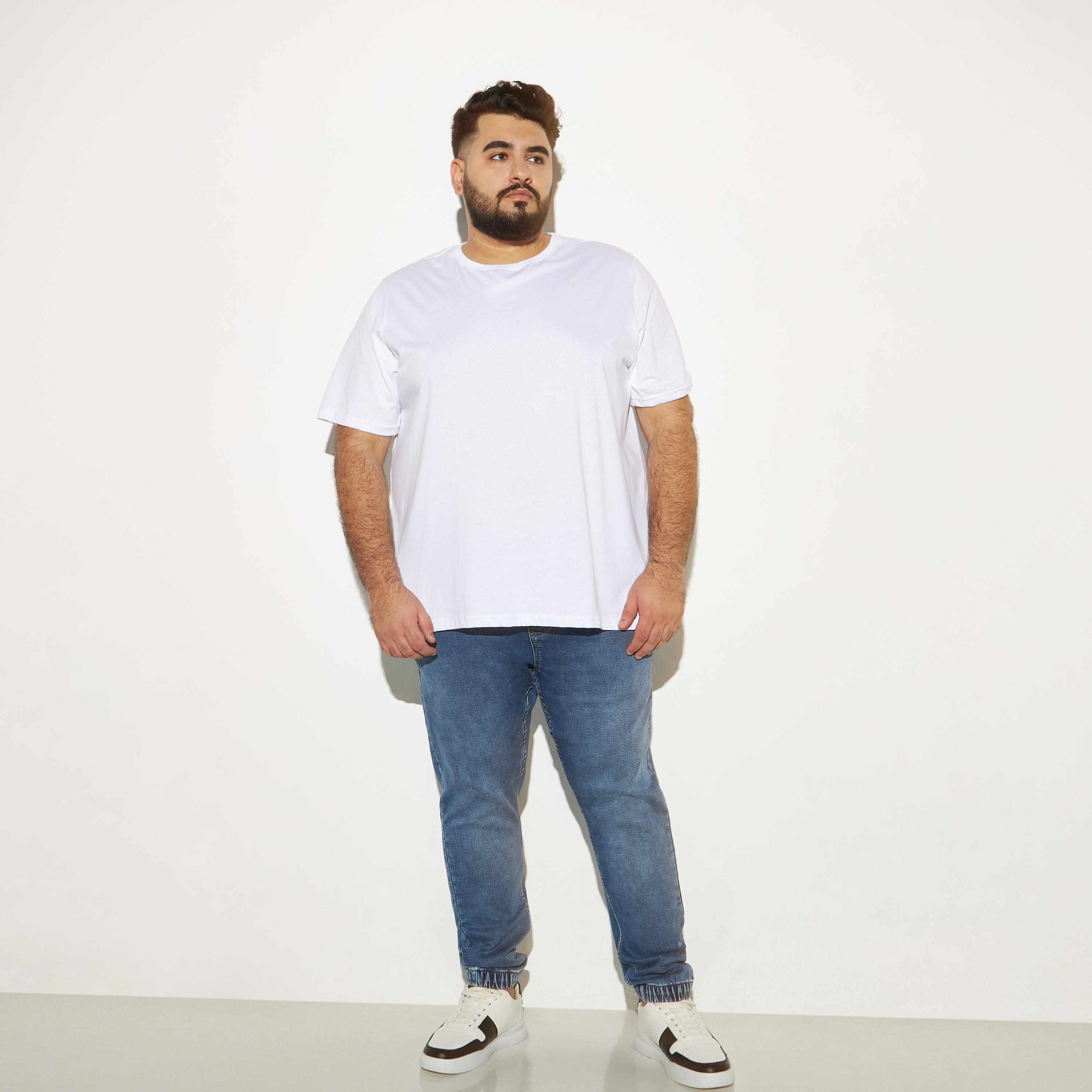 بنطلون رياضي دنيم سادة برباط إغلاق وجيوب-men-clothing-bottoms-jeans-image-2