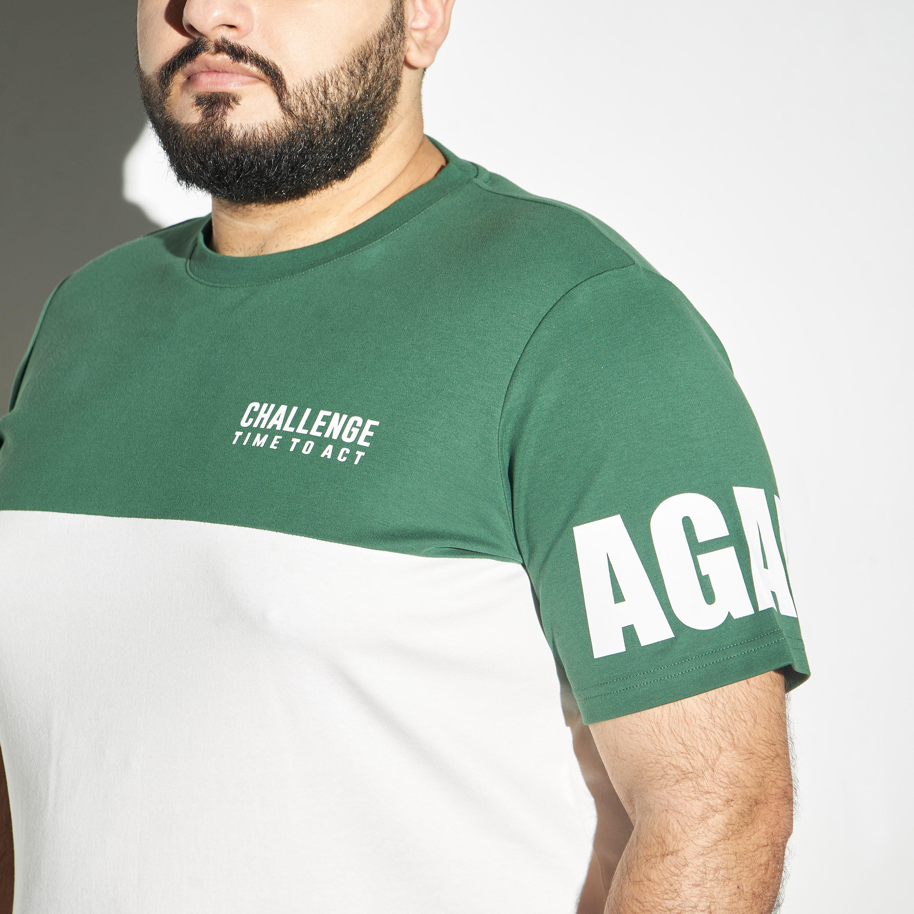 تيشيرت مقاس كبير بأكمام قصيرة وياقة ضيقة وطبعات-men-clothing-tshirtsandpolos-tshirts-image-4