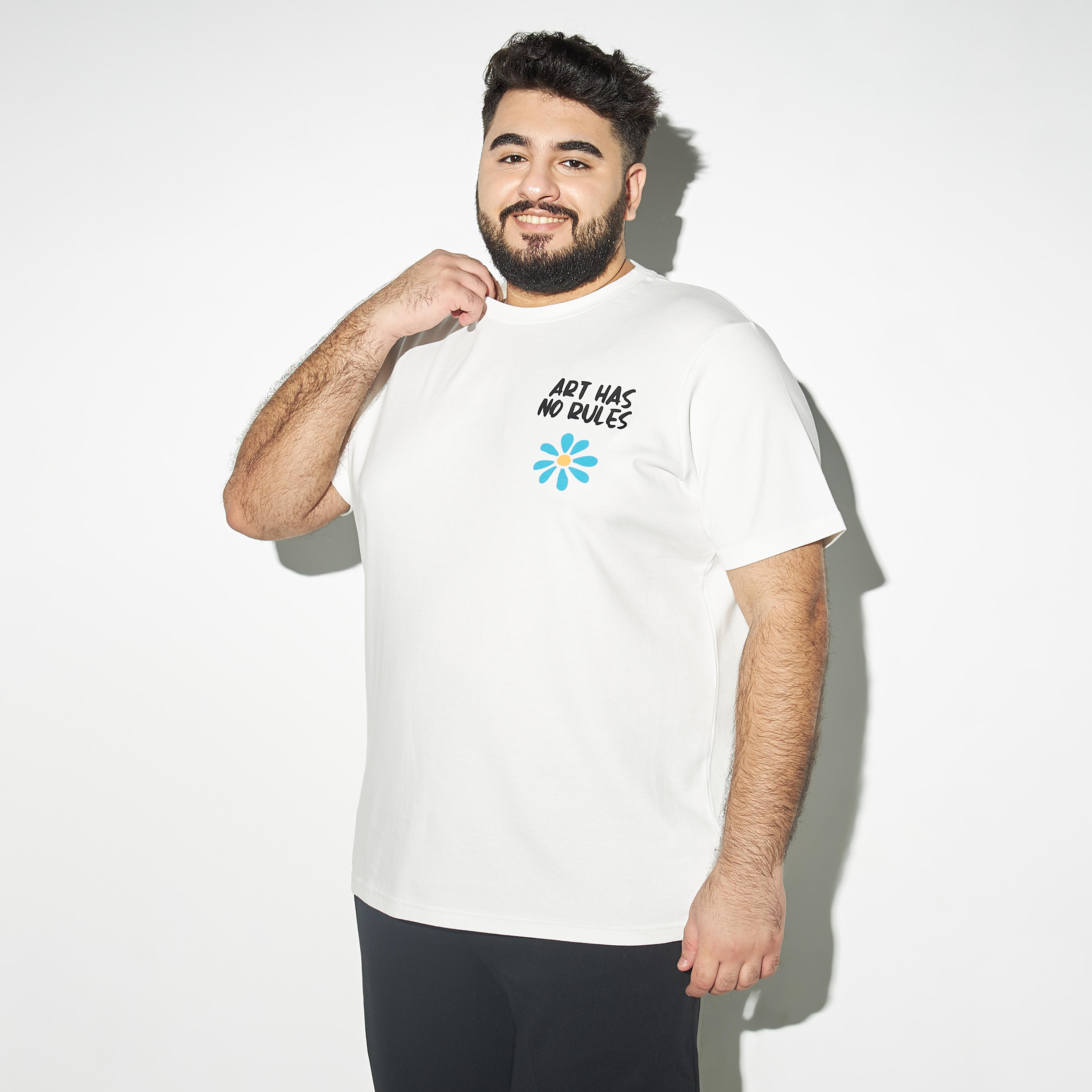 تيشيرت فضفاض مقاس كبير بياقة ضيقة وأكمام قصيرة وطبعات-men-clothing-tshirtsandpolos-tshirts-image-2