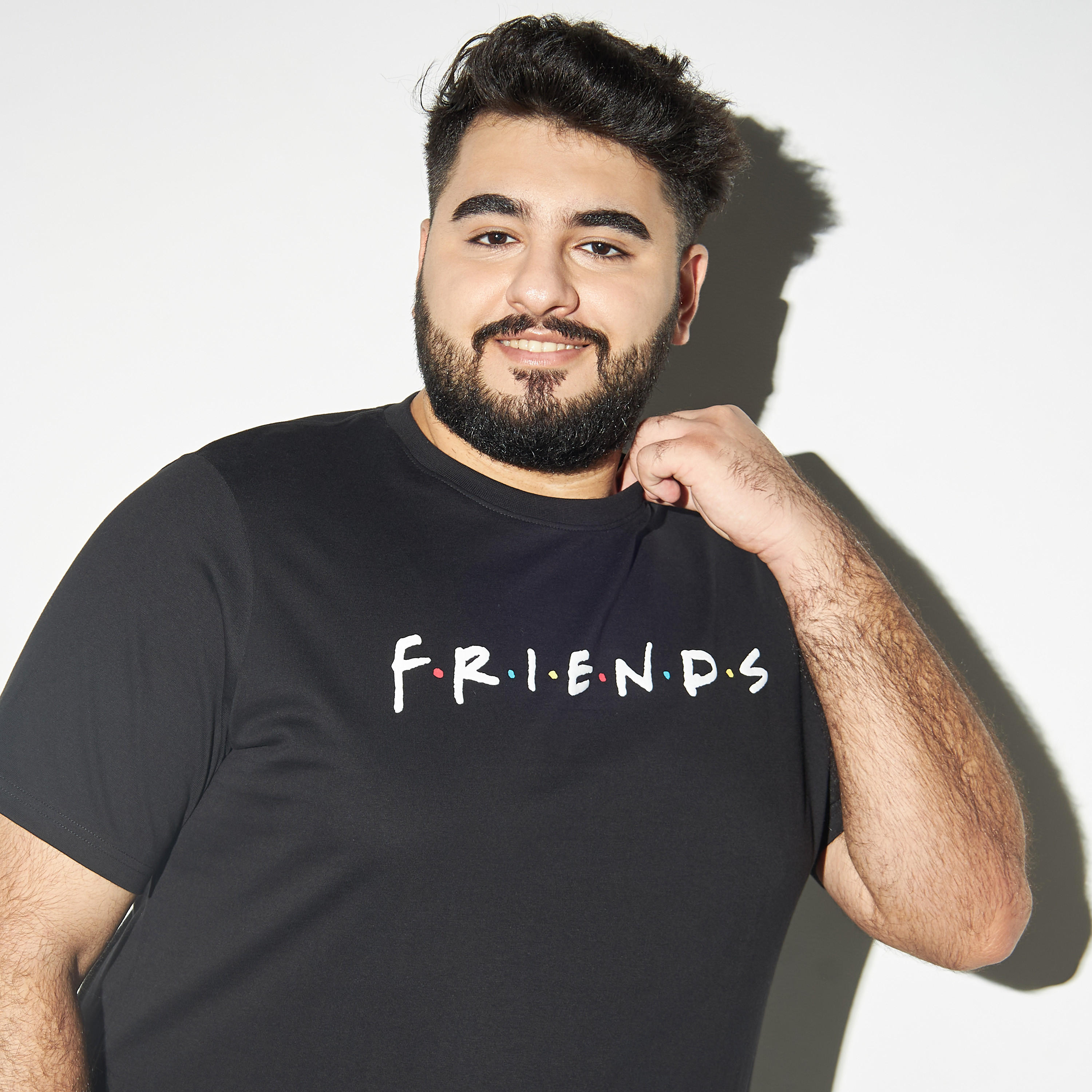 تيشيرت مقاس كبير بطبعات وياقة ضيّقة وأكمام قصيرة-men-clothing-tshirtsandpolos-tshirts-image-1