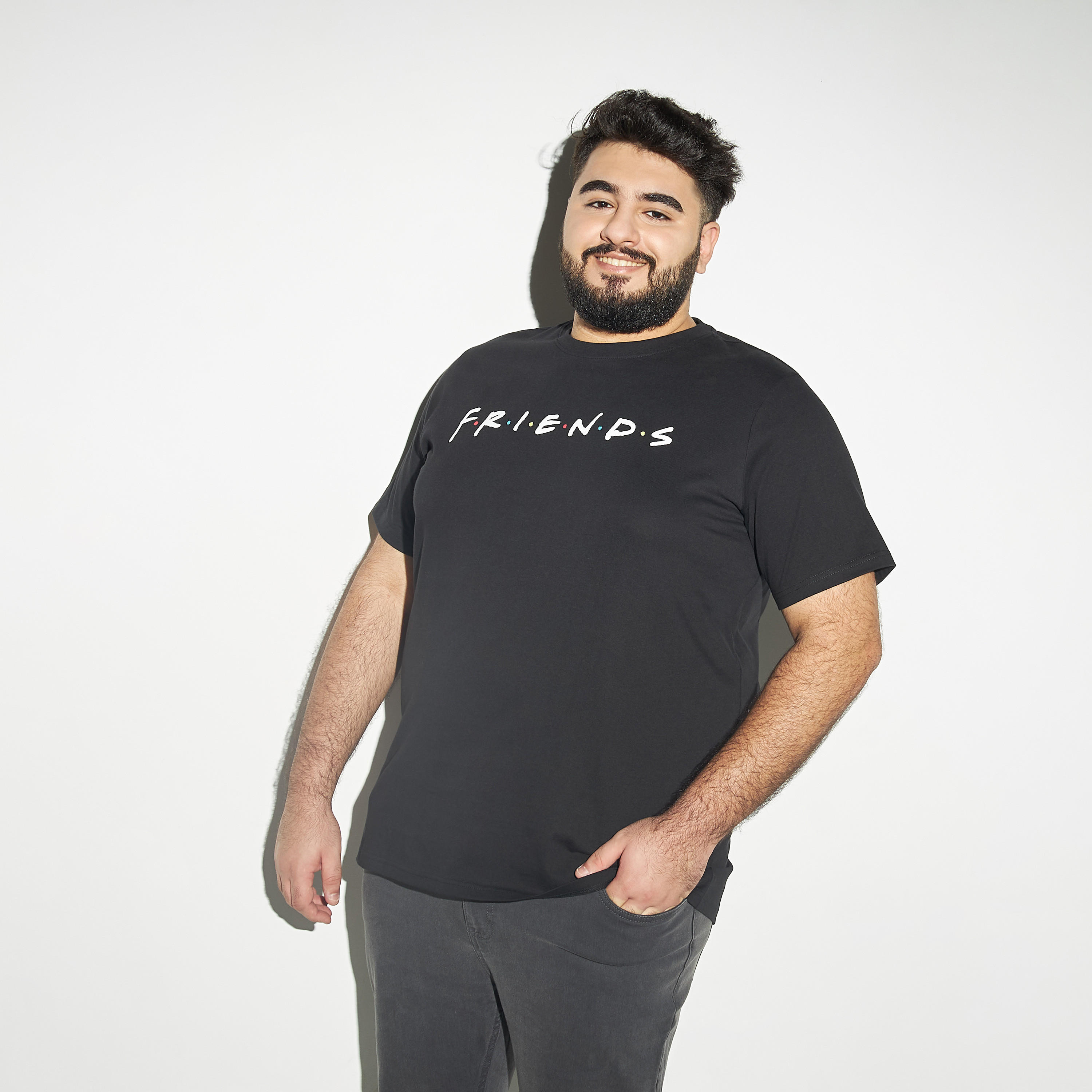 تيشيرت مقاس كبير بطبعات وياقة ضيّقة وأكمام قصيرة-men-clothing-tshirtsandpolos-tshirts-image-3