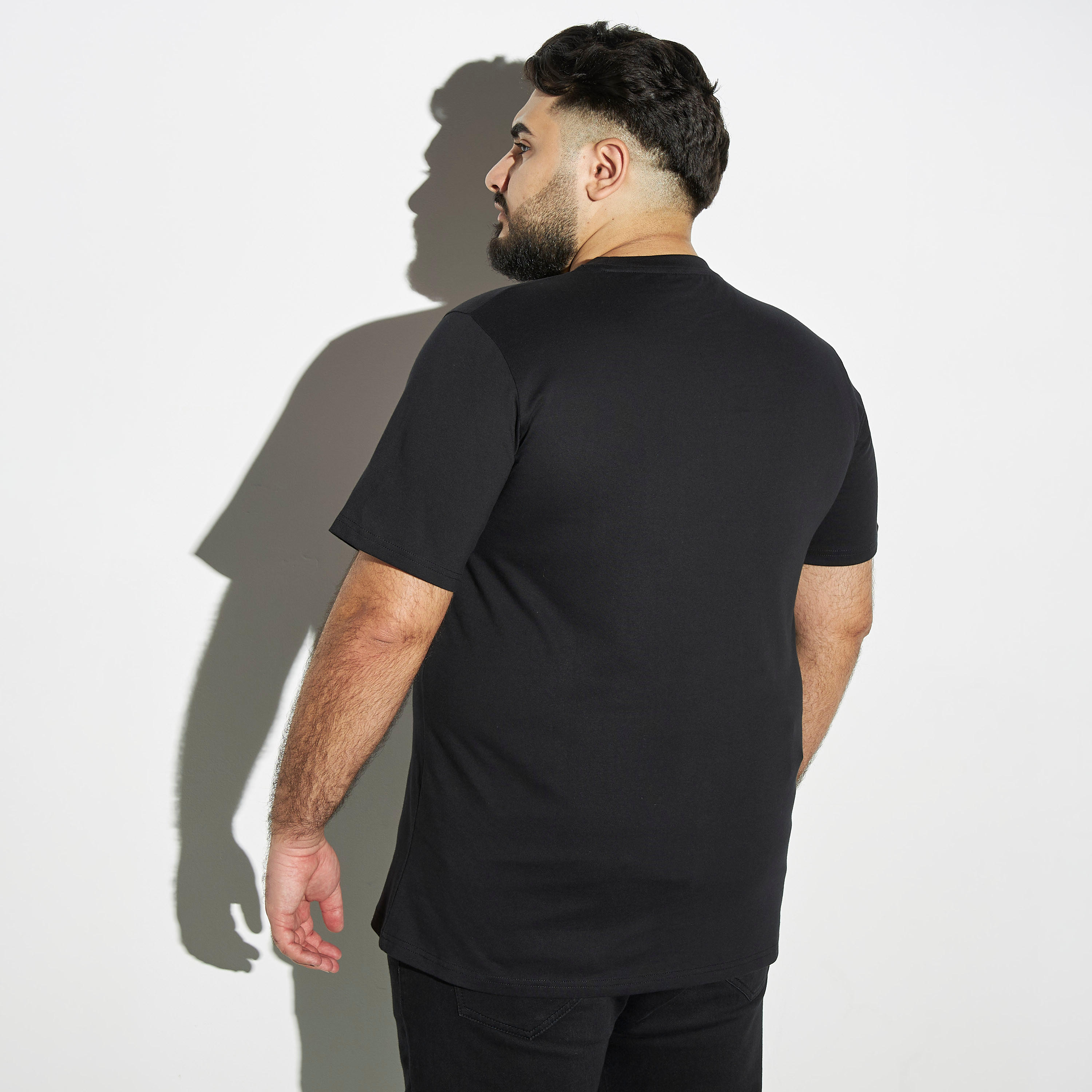 تيشيرت مقاس كبير بياقة ضيّقة وأكمام قصيرة وطبعات-men-clothing-tshirtsandpolos-tshirts-image-3